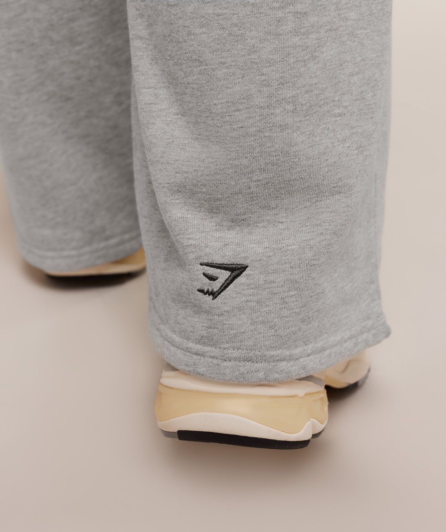 Gymshark Fitness Embroidered Graphic Wide Leg Joggers - Light Grey Core Marl