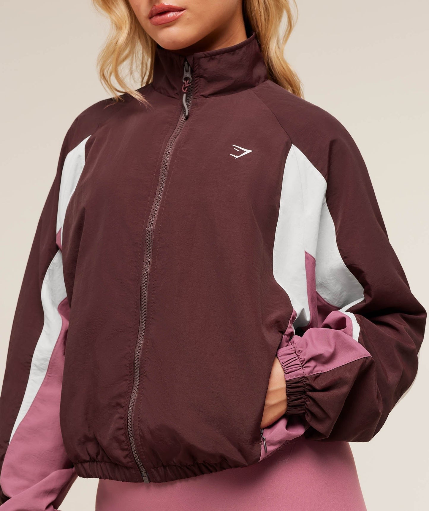 Gymshark Contrast Woven Jacket - Rich Maroon/Reset Pink/Oat White