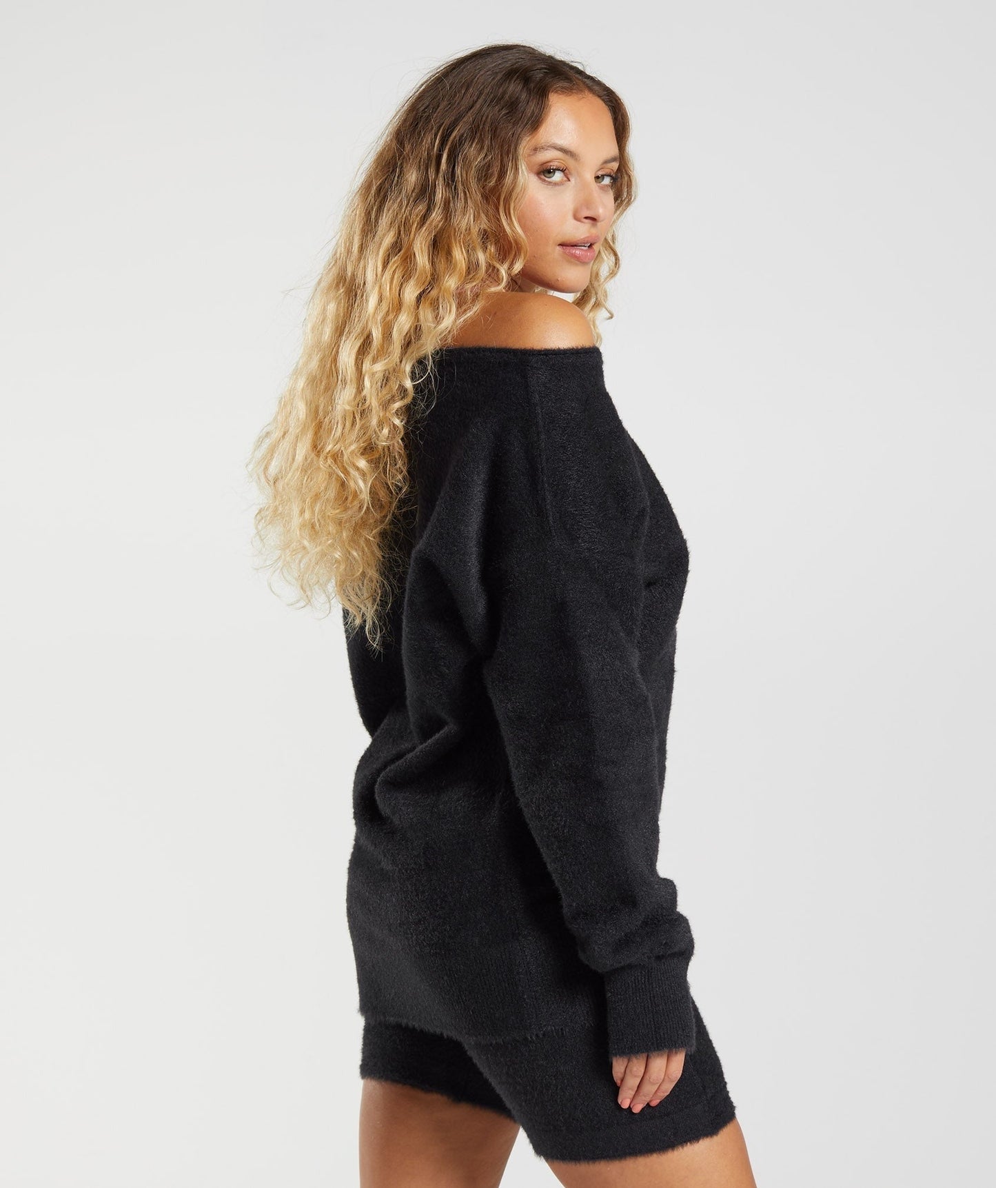 Gymshark Whitney Oversized Eyelash Knit Sweater - Black