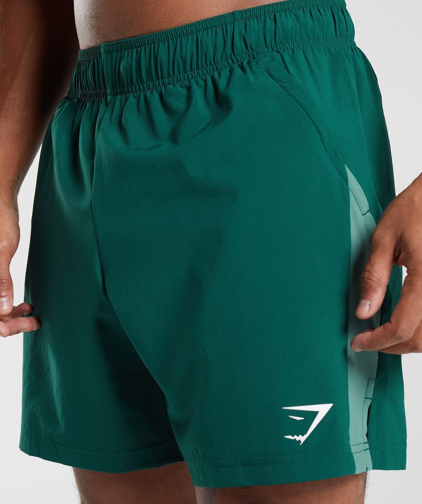 Gymshark Sport 7" Shorts - Woodland Green/Hoya Green