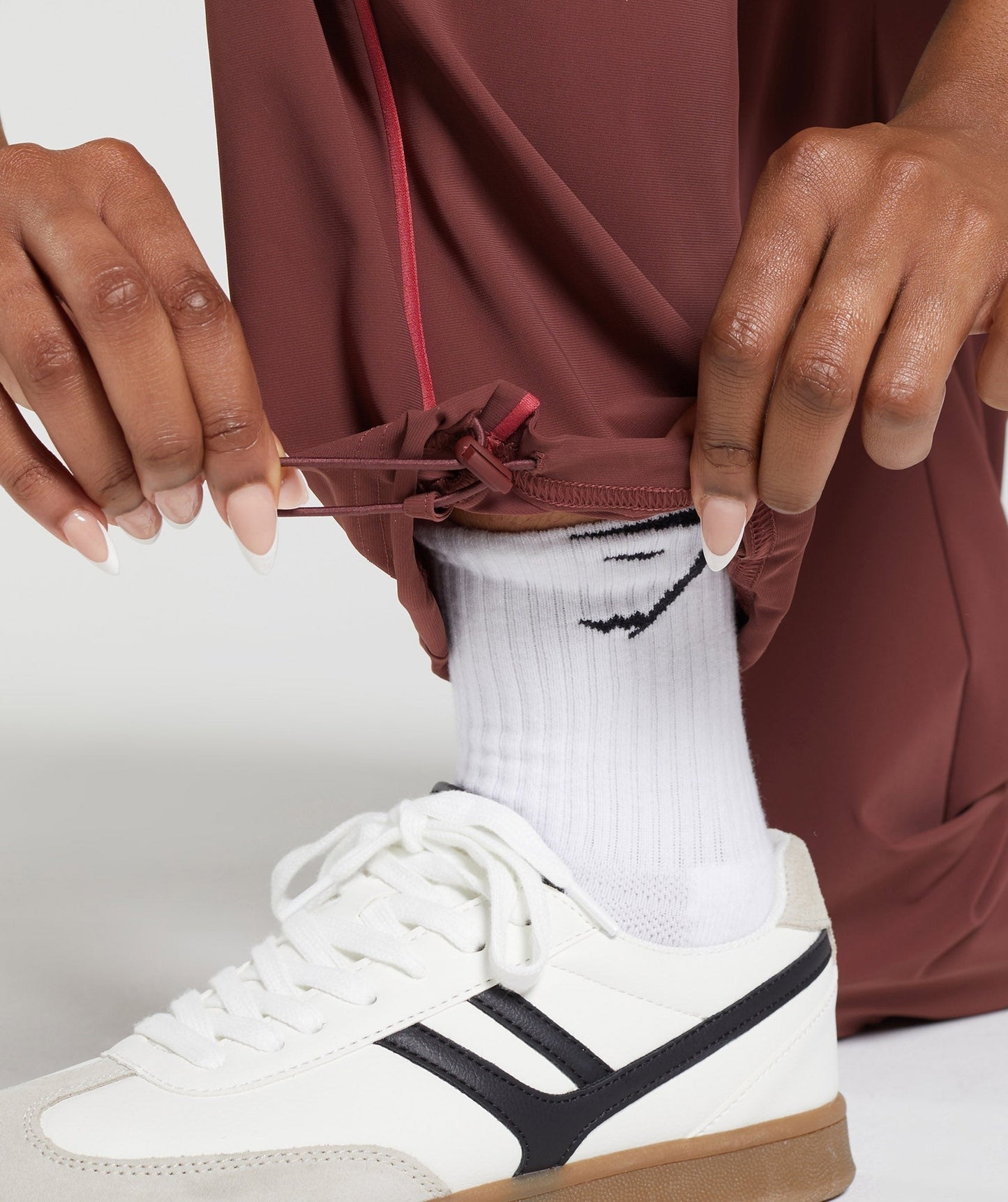 Gymshark Stitch Feature Woven Pants - Burgundy Brown