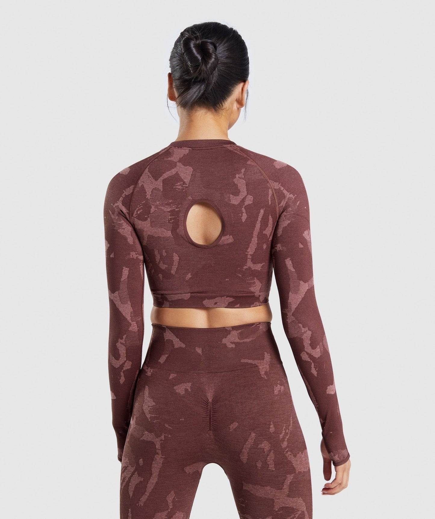 Gymshark Adapt Camo Seamless Long Sleeve Crop Top - Savanna | Cherry Brown