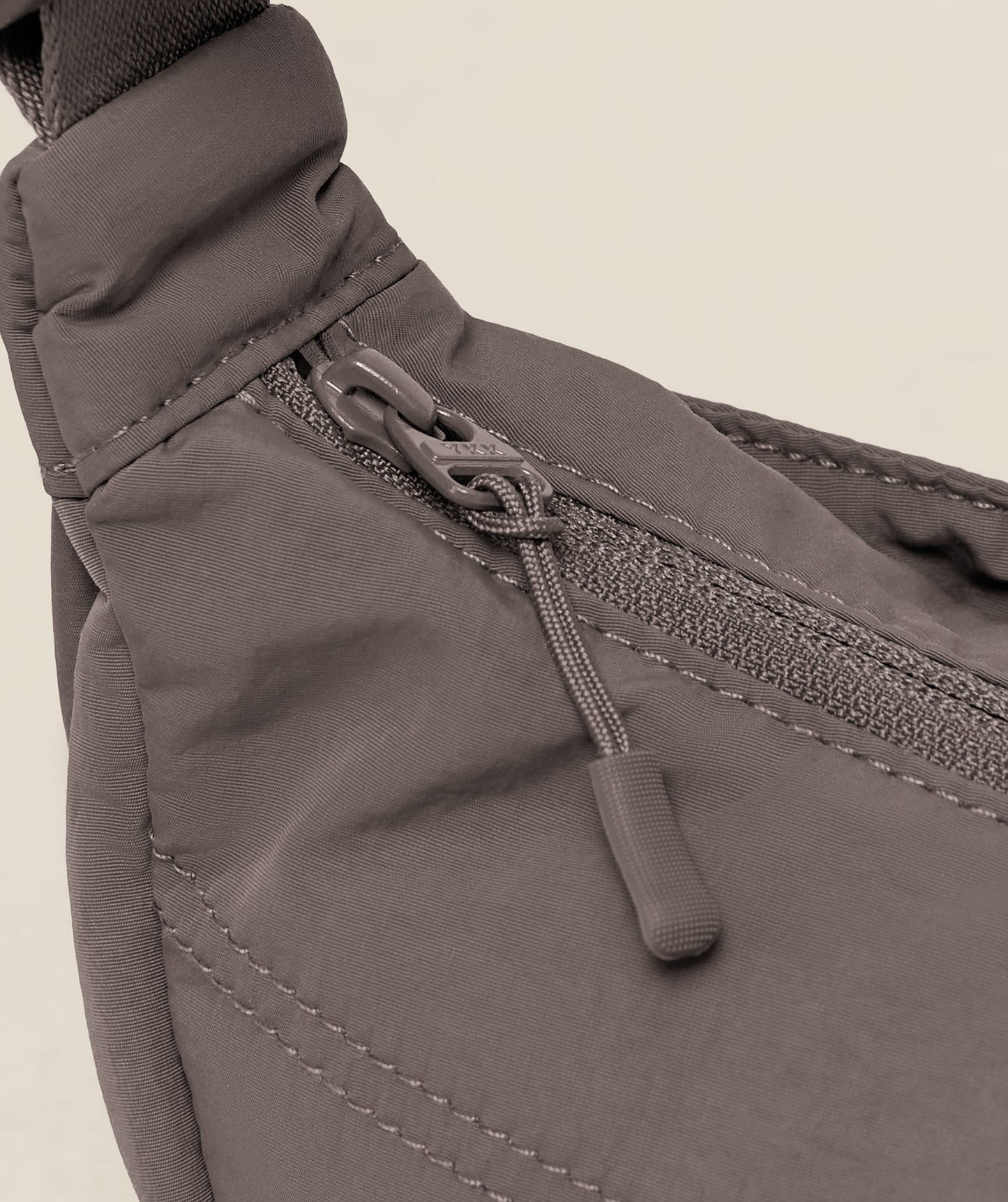 Gymshark Pleat Crossbody - Cool Brown