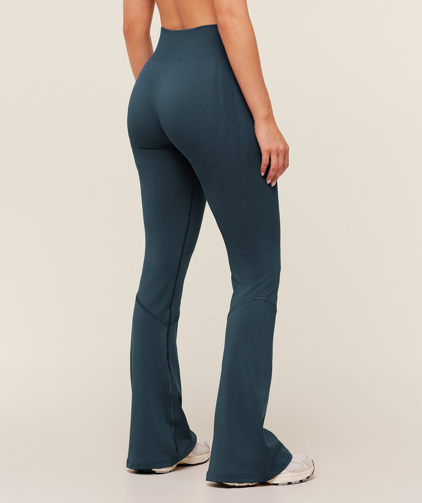 Gymshark Light Hold Flared Leggings - GS Stealth Blue