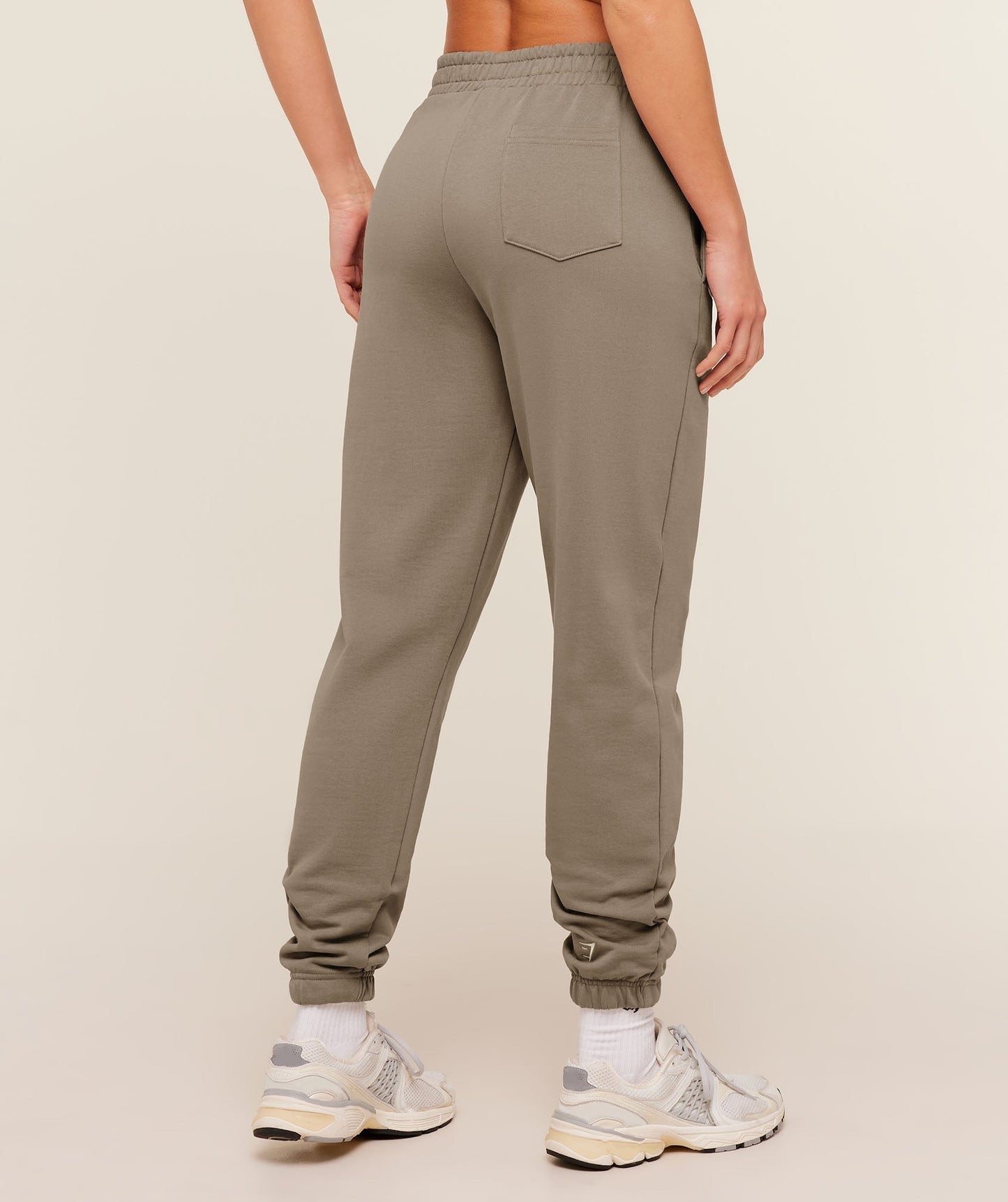 Gymshark Collegiate Graphic Joggers - Lifestyle Brown