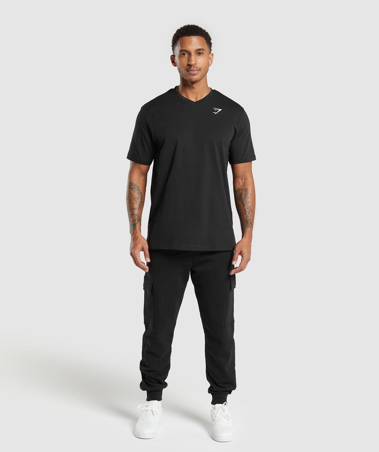 Gymshark Crest V-Neck T Shirt - Black