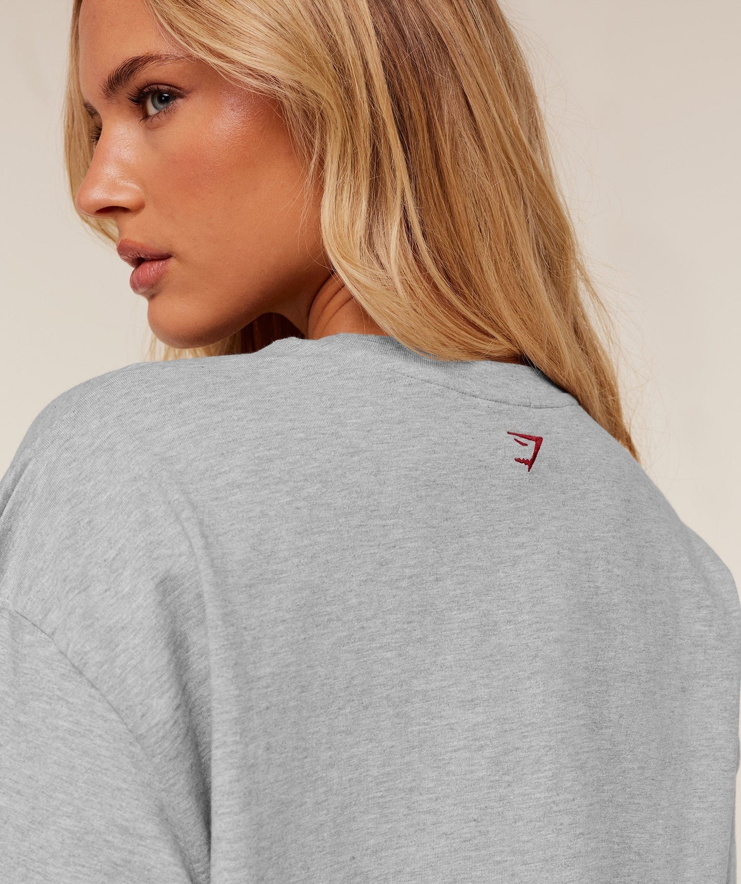 Gymshark Collegiate Graphic T-Shirt - Light Grey Core Marl/GS Sets Red