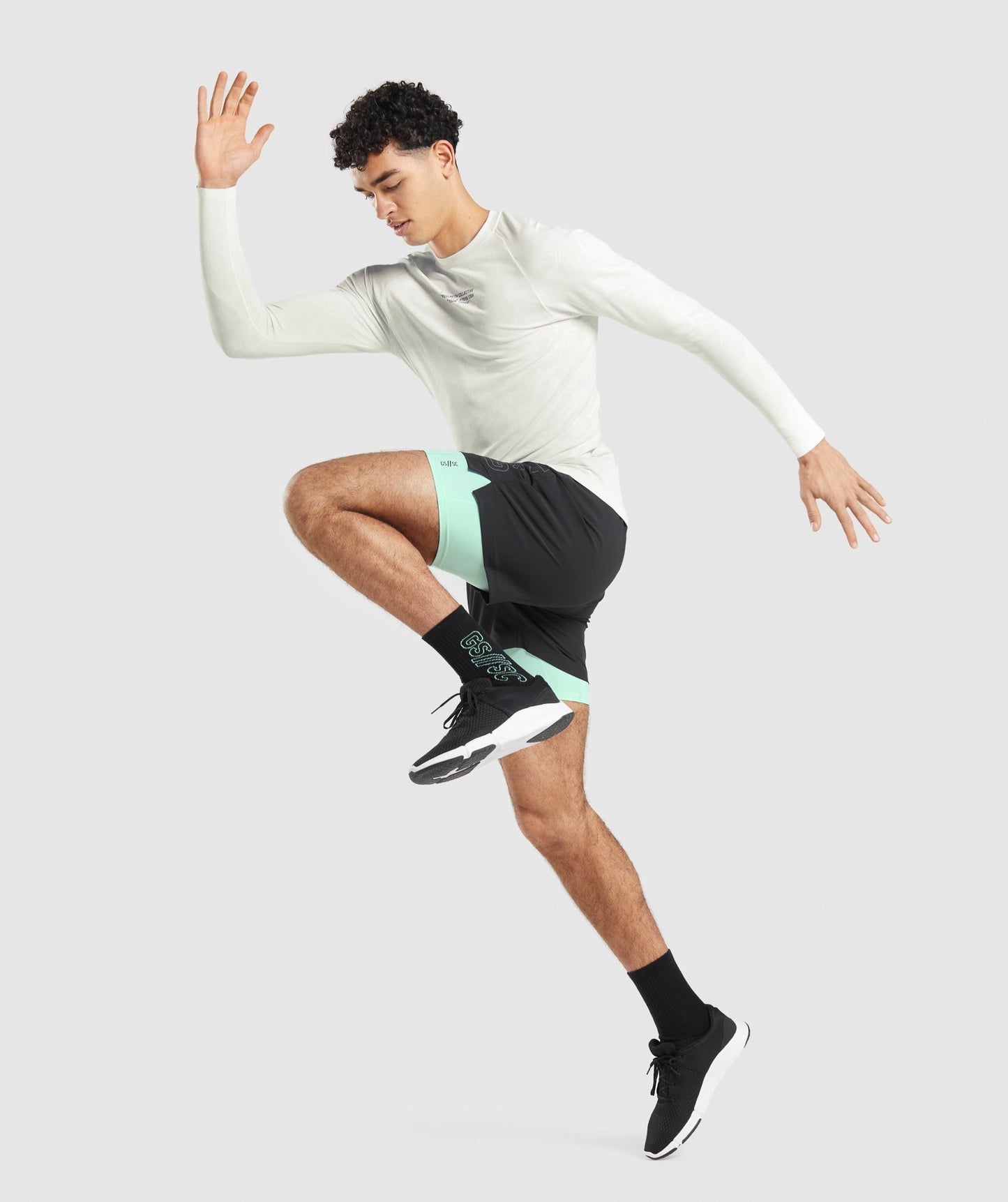 Gymshark //Steve Cook Long Sleeve Seamless T-Shirt - Off White/Light Grey