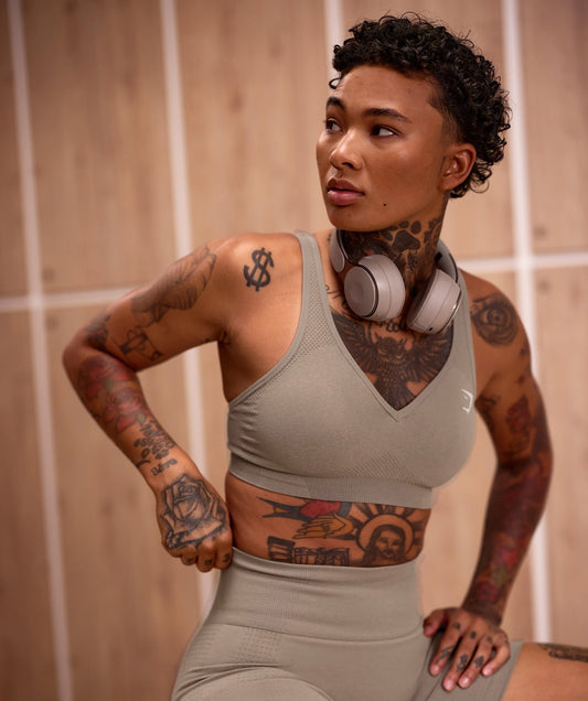 Gymshark Vital V Neck Sports Bra - Vanilla Brown Marl