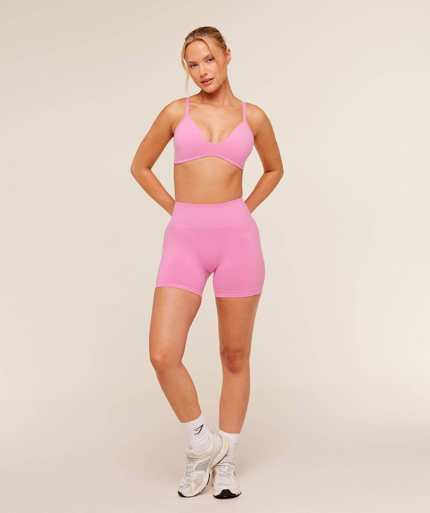 Gymshark Soft Sculpt V-neck Sports Bra - Focus Pink