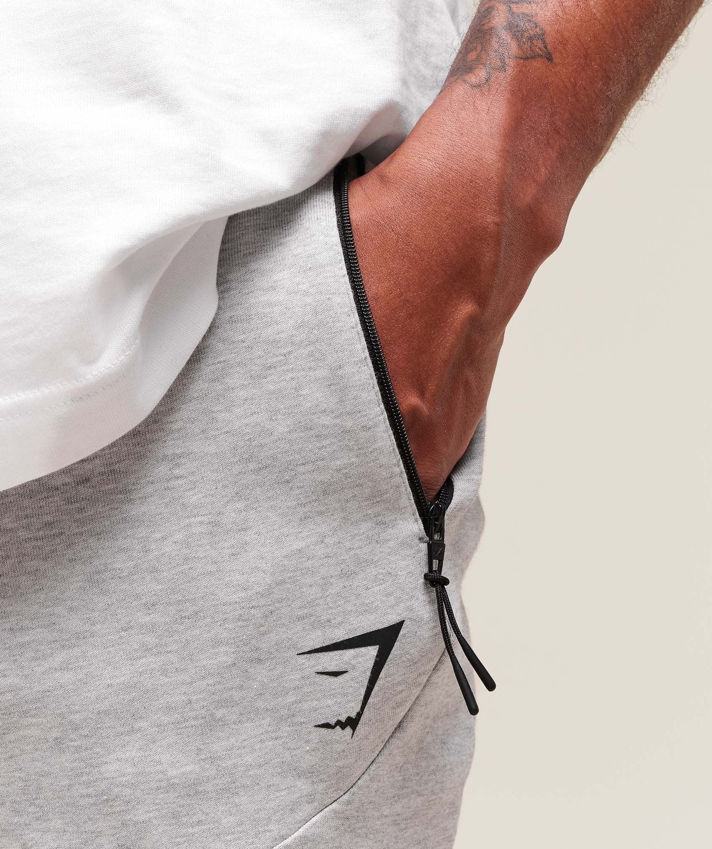 Gymshark Interlock Tech 6" Shorts - Light Grey Core Marl