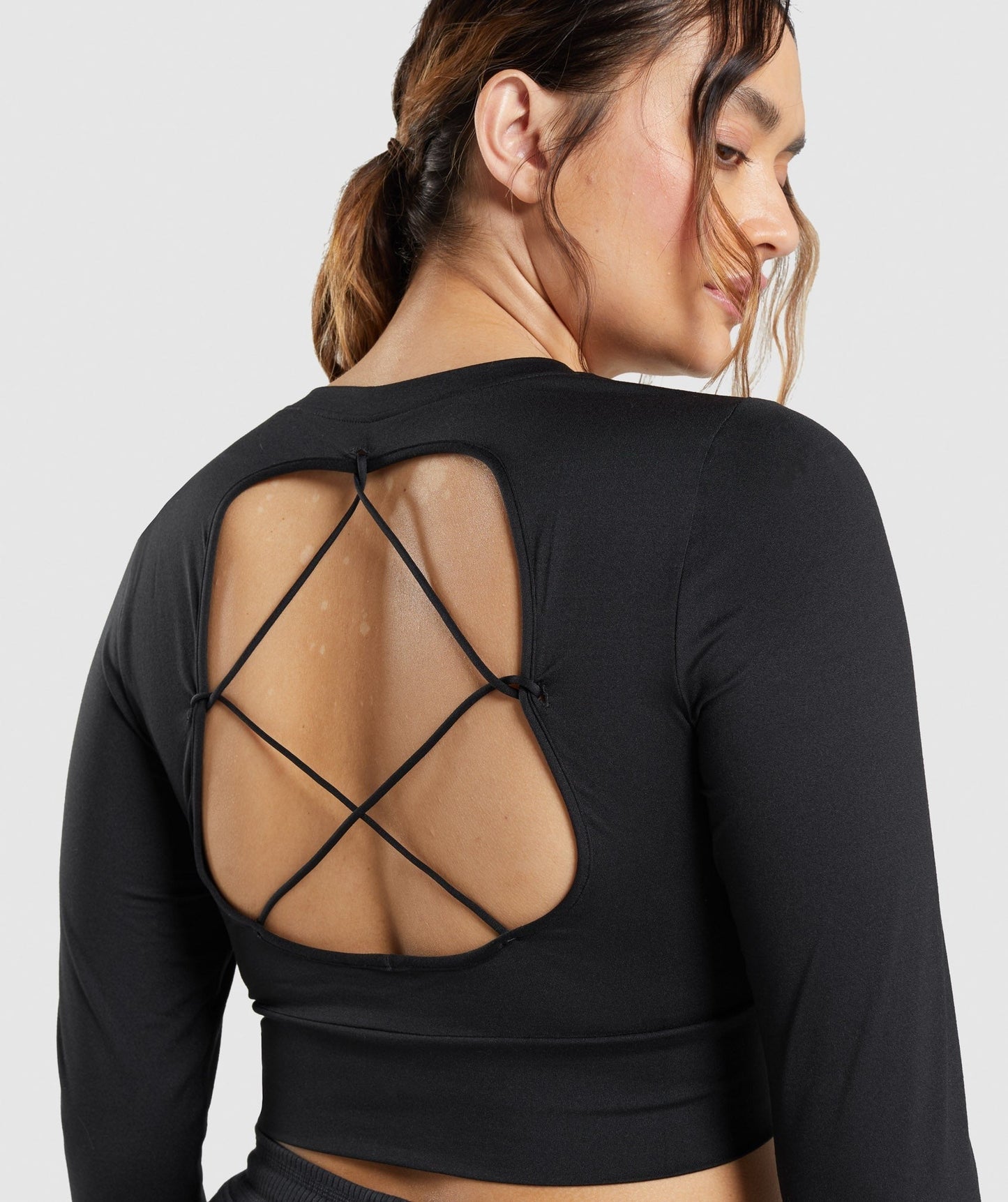 Gymshark Pause Open Back Long Sleeve Crop Top - Black