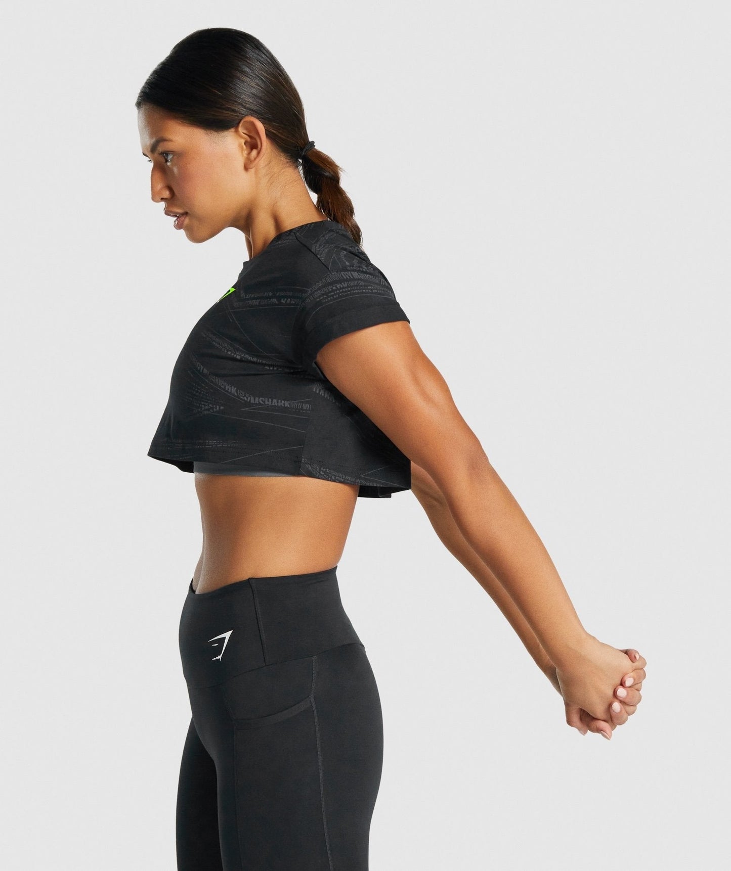 Gymshark Zone Graphic Crop Tee - Black/Grey