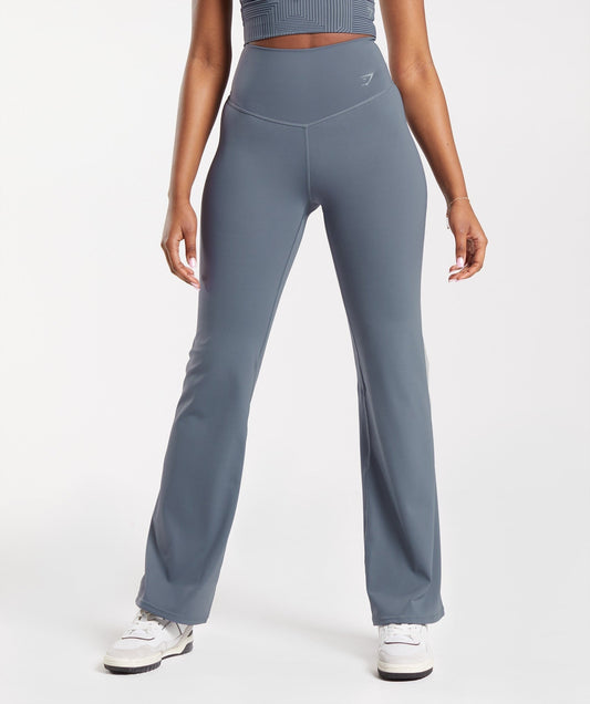 Gymshark Elevate Flared Leggings - Evening Blue