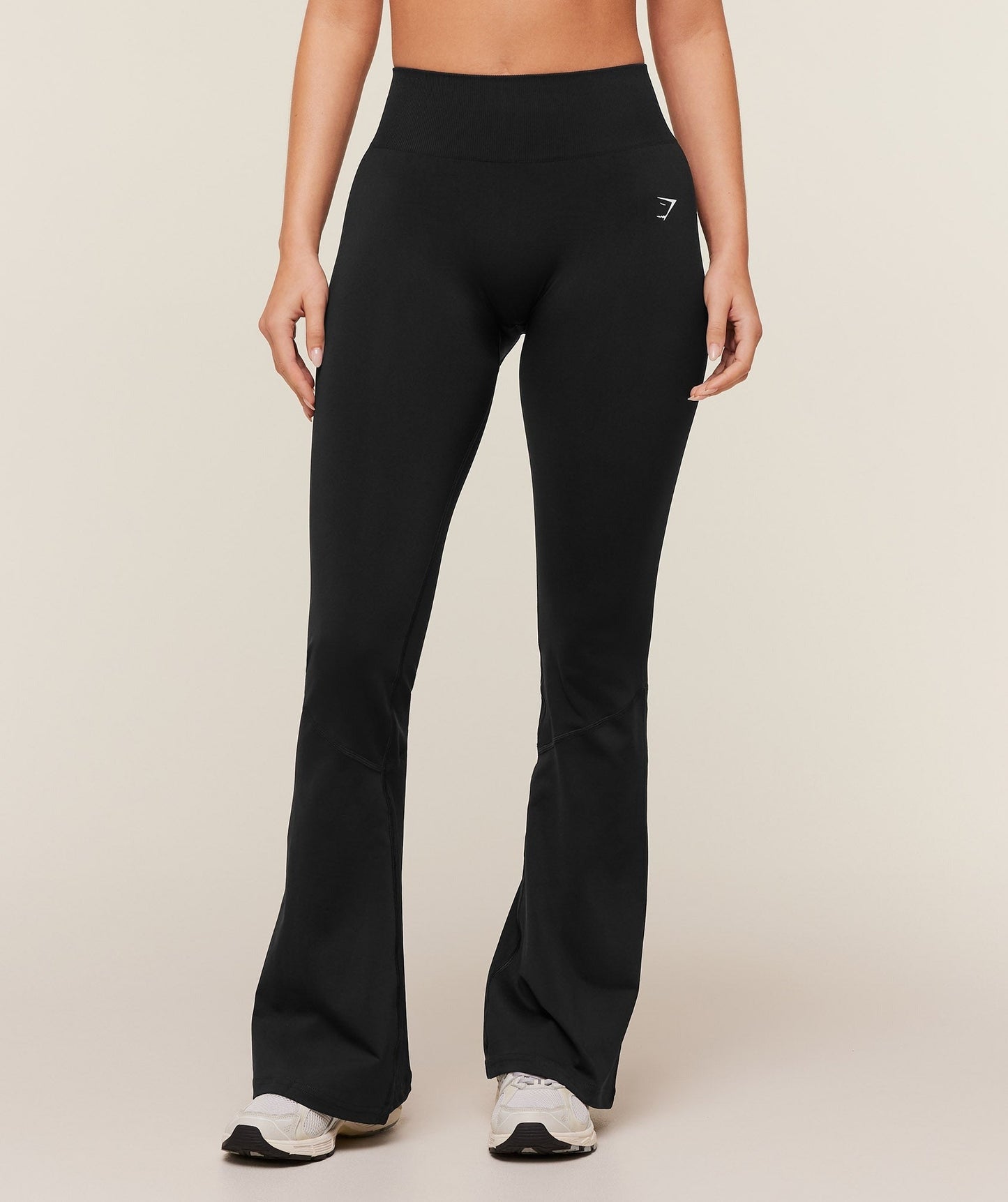 Gymshark Light Hold Flared Leggings - GS Black