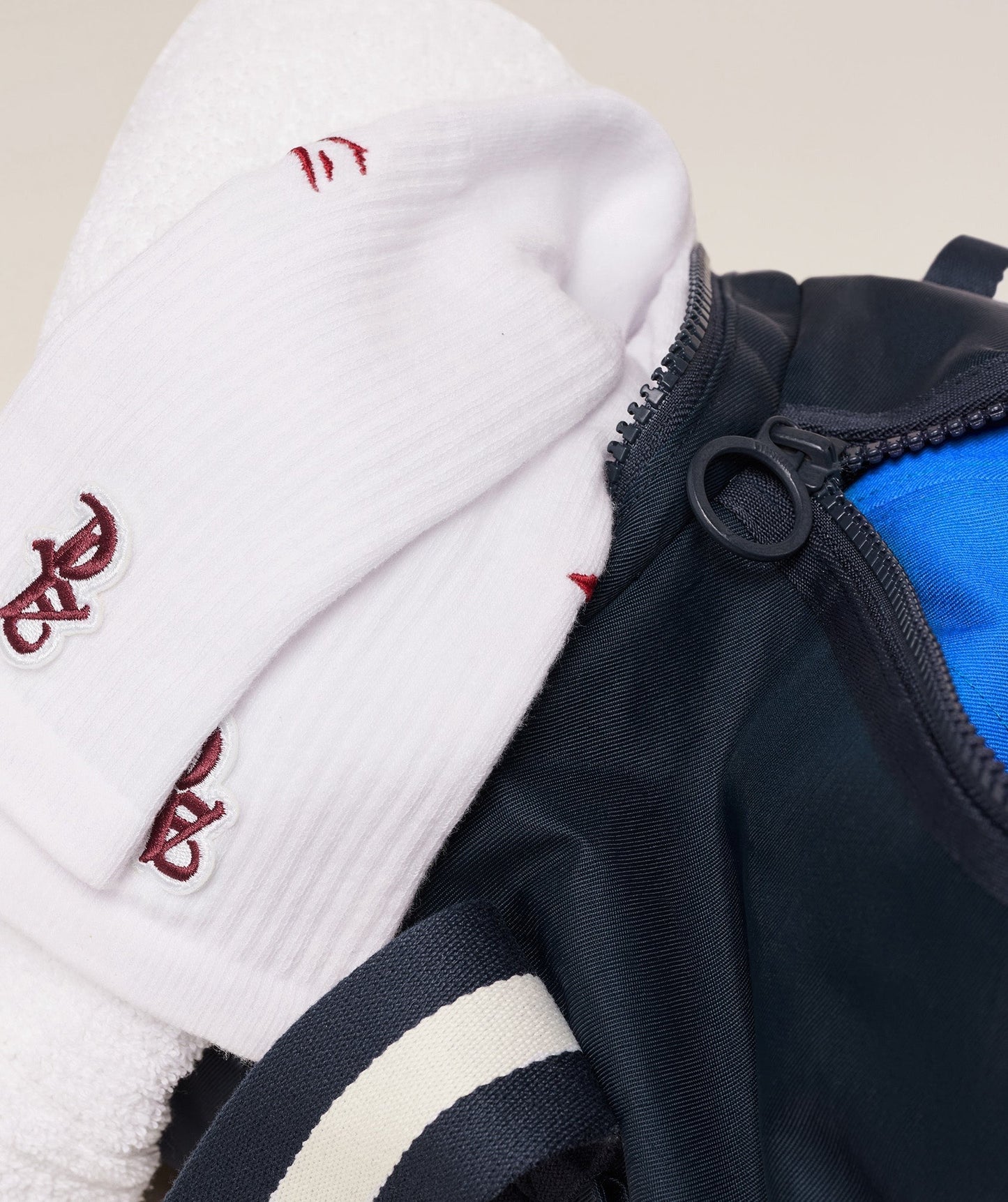 Gymshark x Analis Duffle Bag - Midnight Blue/Soft White