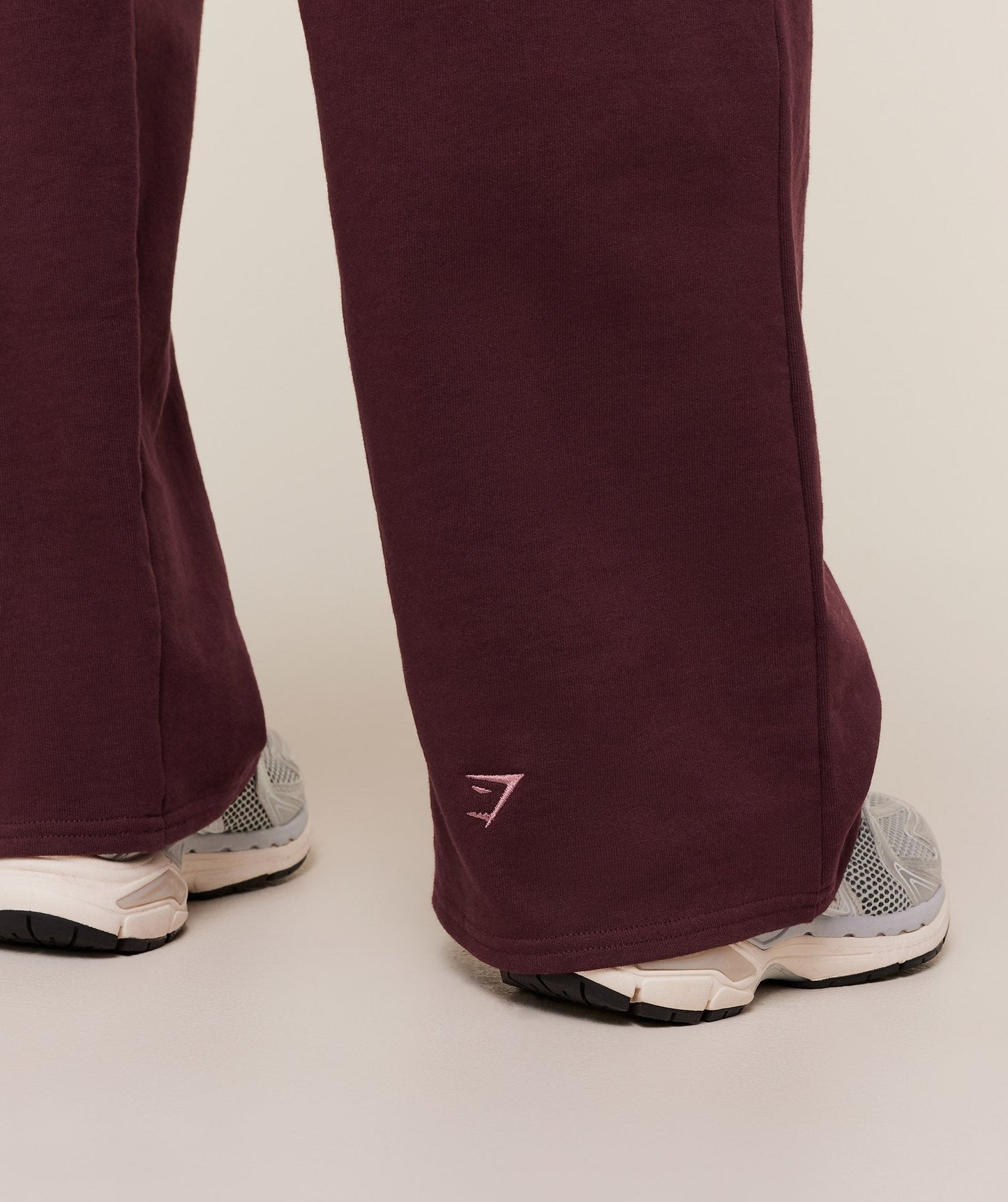 Gymshark Collegiate Graphic Straight Leg Joggers - GS Rich Maroon