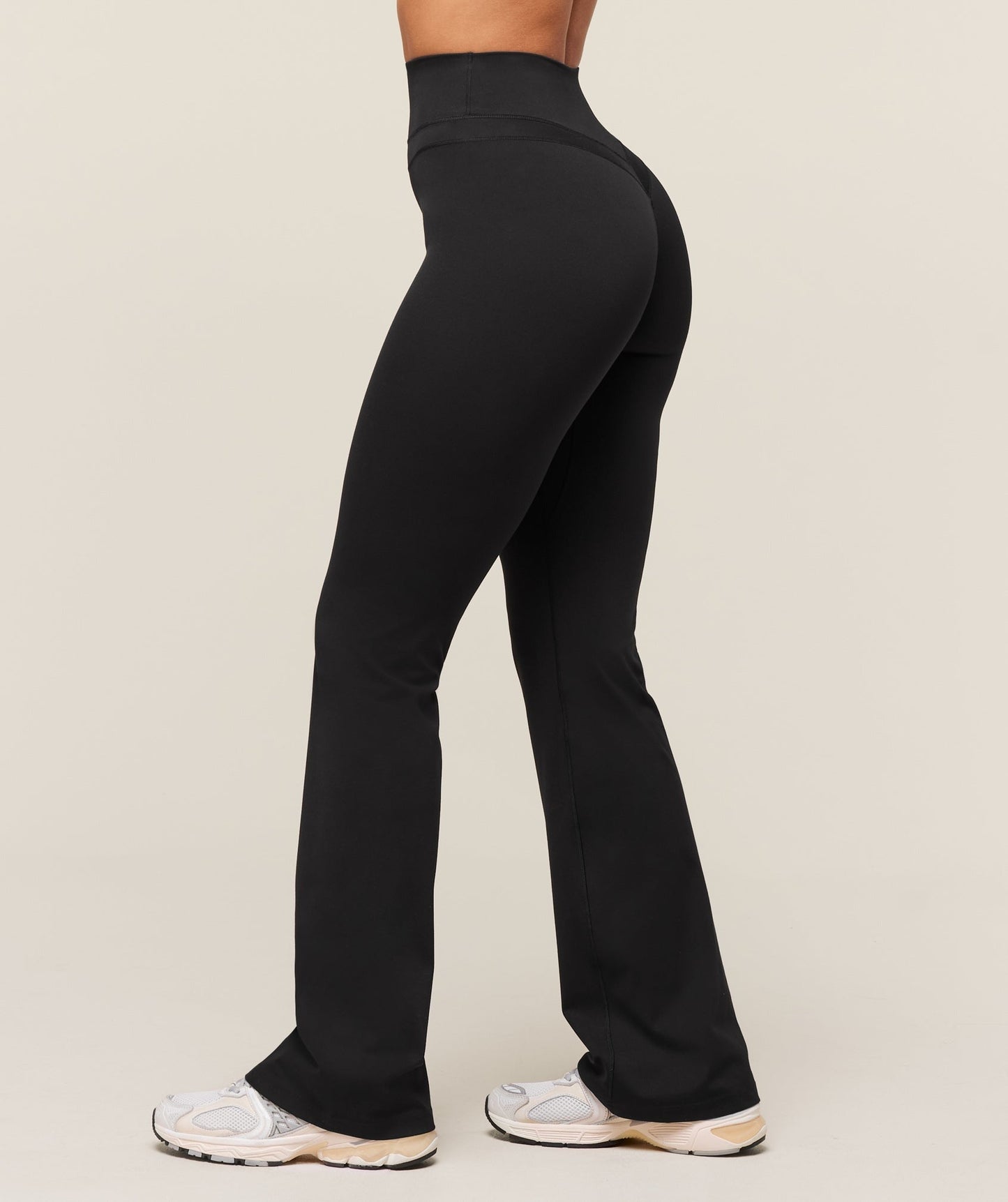 Gymshark Whitney Regular Flared Legging - Black