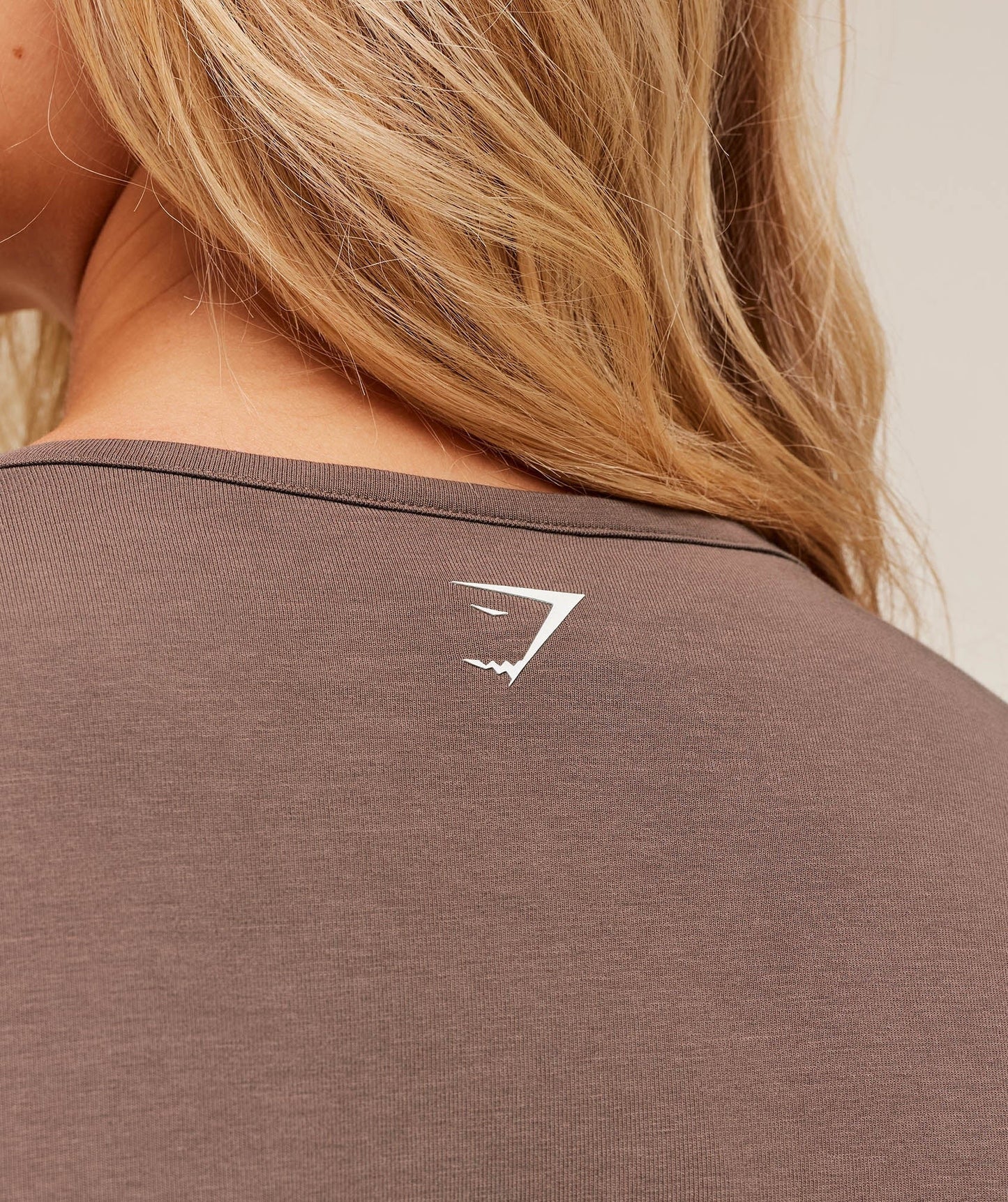 Gymshark All Seasons Graphic Long Sleeve Baby Tee - Soft Brown