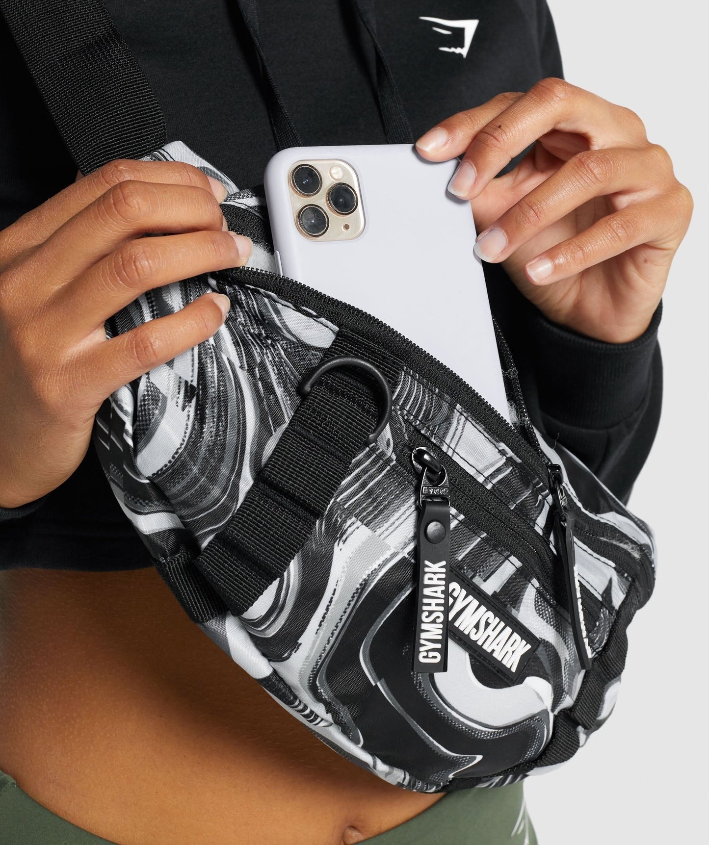 Gymshark Cross Body Bag - Black/White