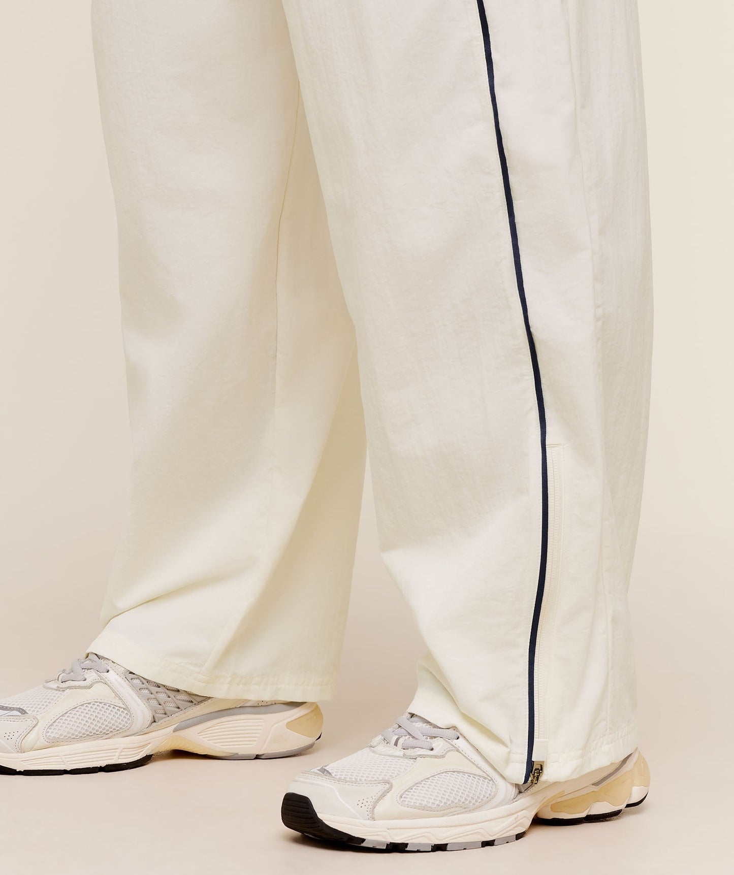 Gymshark To From Pants - Soft White/Stealth Blue