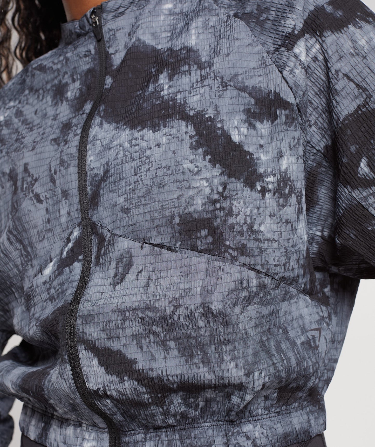 Gymshark Elevate Woven Jacket - Coin Grey Spray Dye