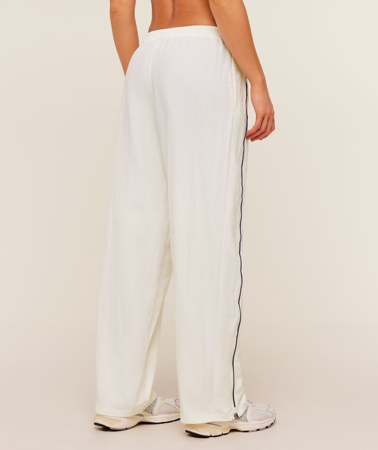 Gymshark To From Pants - Soft White/Stealth Blue