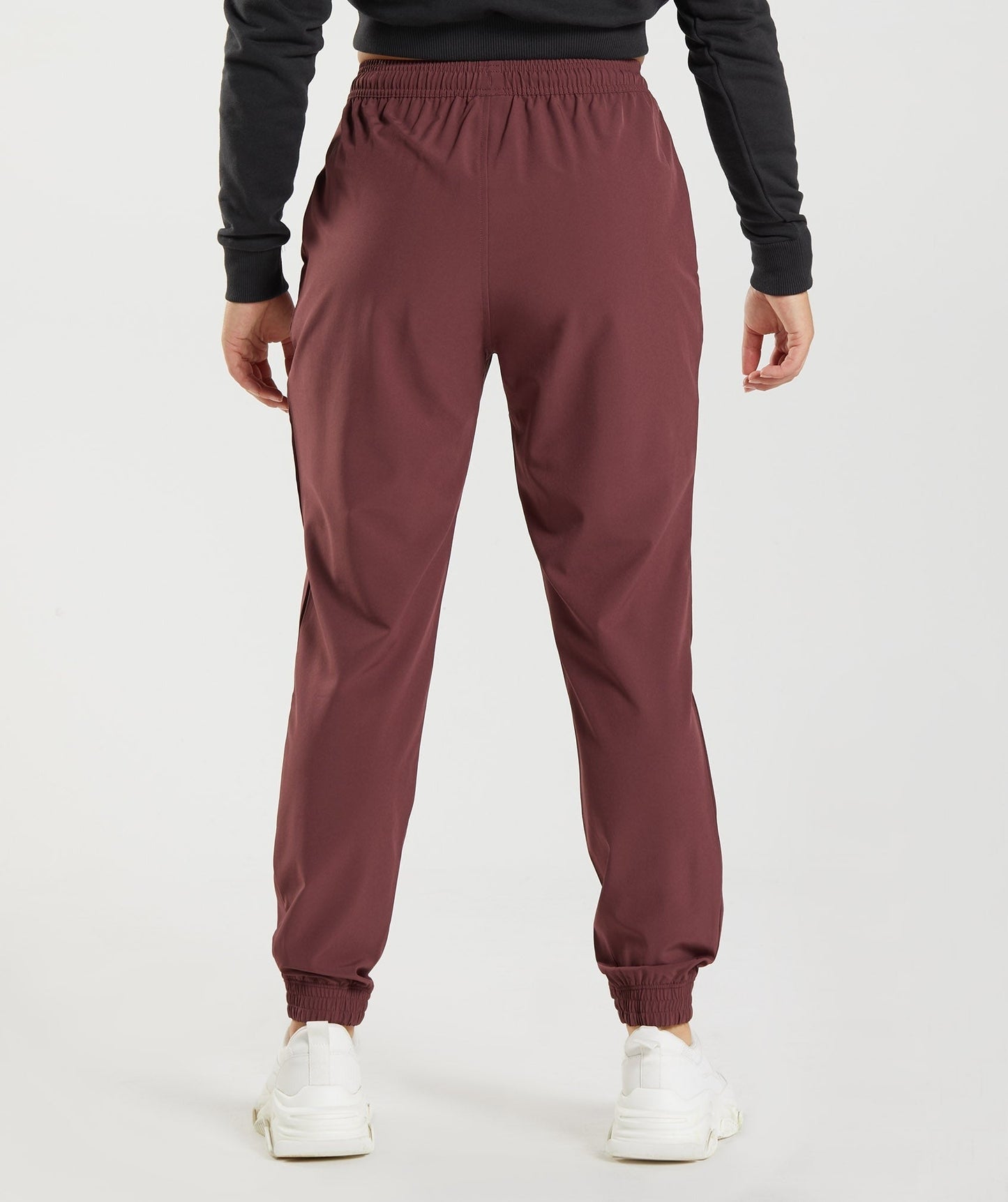 Gymshark Training Woven Joggers - Cherry Brown