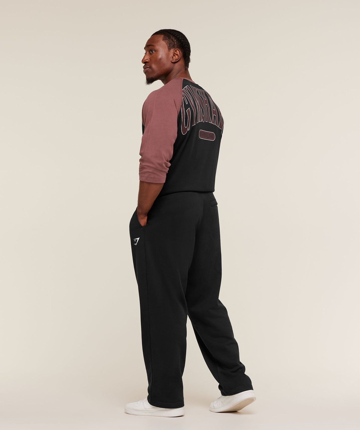 Gymshark 1/3 LS Graphic T-Shirt - Black/Burgundy Brown