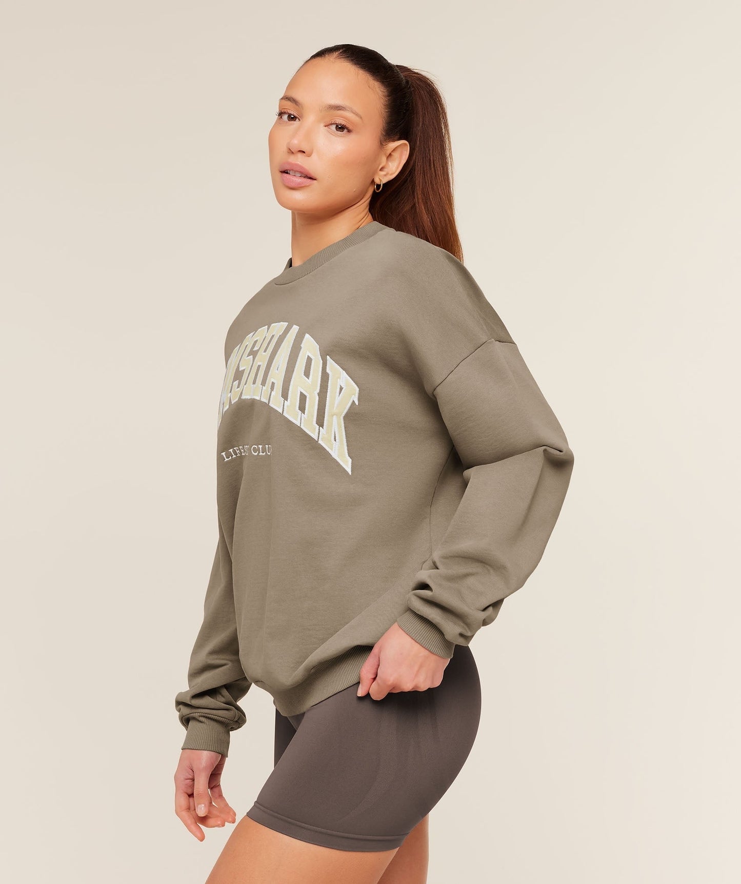 Gymshark Collegiate Graphic Crew Neck Pullover - Lifestyle Brown