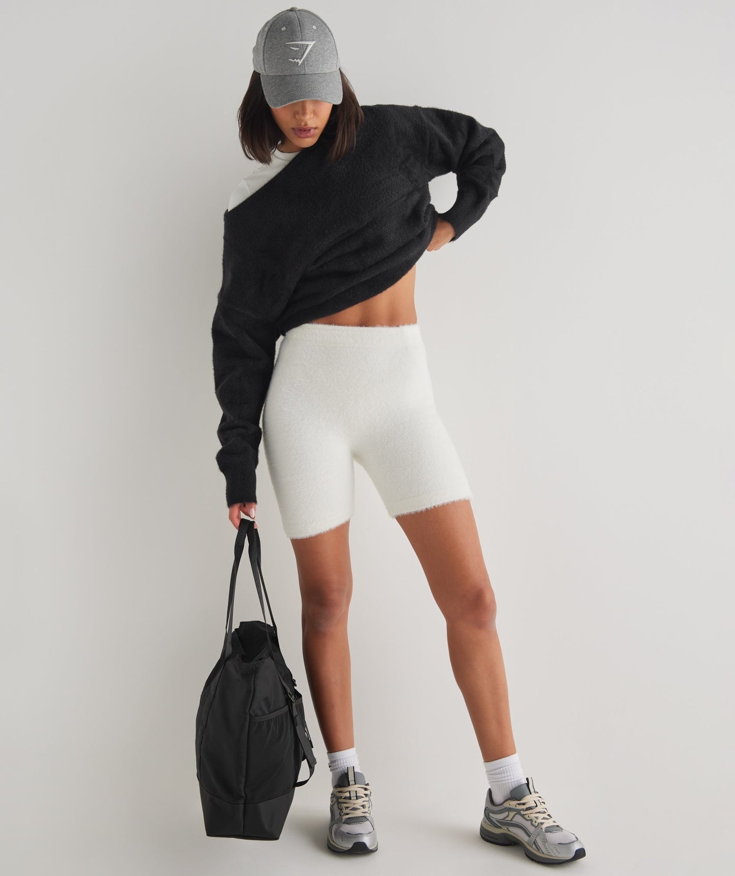 Gymshark Whitney Oversized Eyelash Knit Sweater - Black
