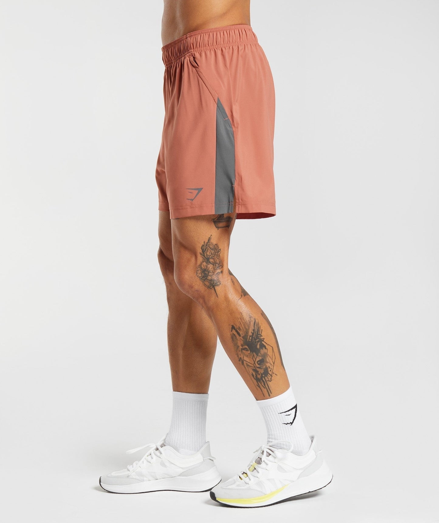 Gymshark Sport 7" Shorts - Persimmon Red/Silhouette Grey