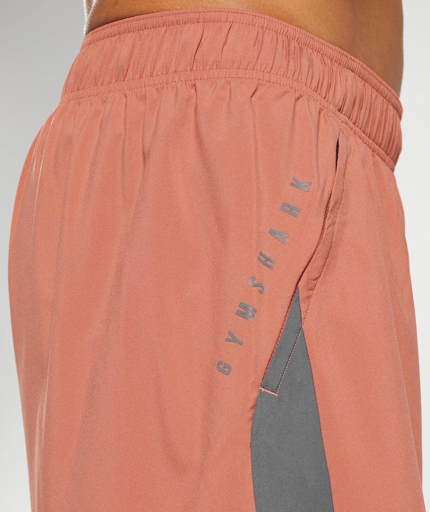 Gymshark Sport 7" Shorts - Persimmon Red/Silhouette Grey