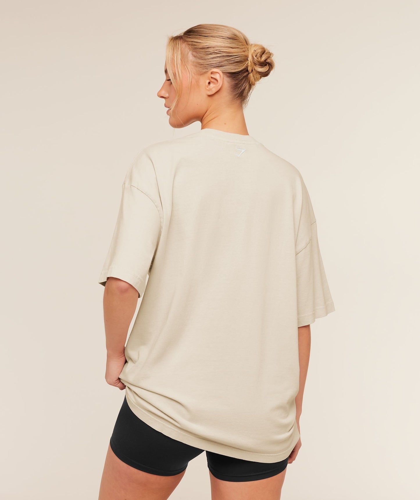 Gymshark Chainstitch Graphic Short Sleeve T-Shirt - Pebble Grey/Wash