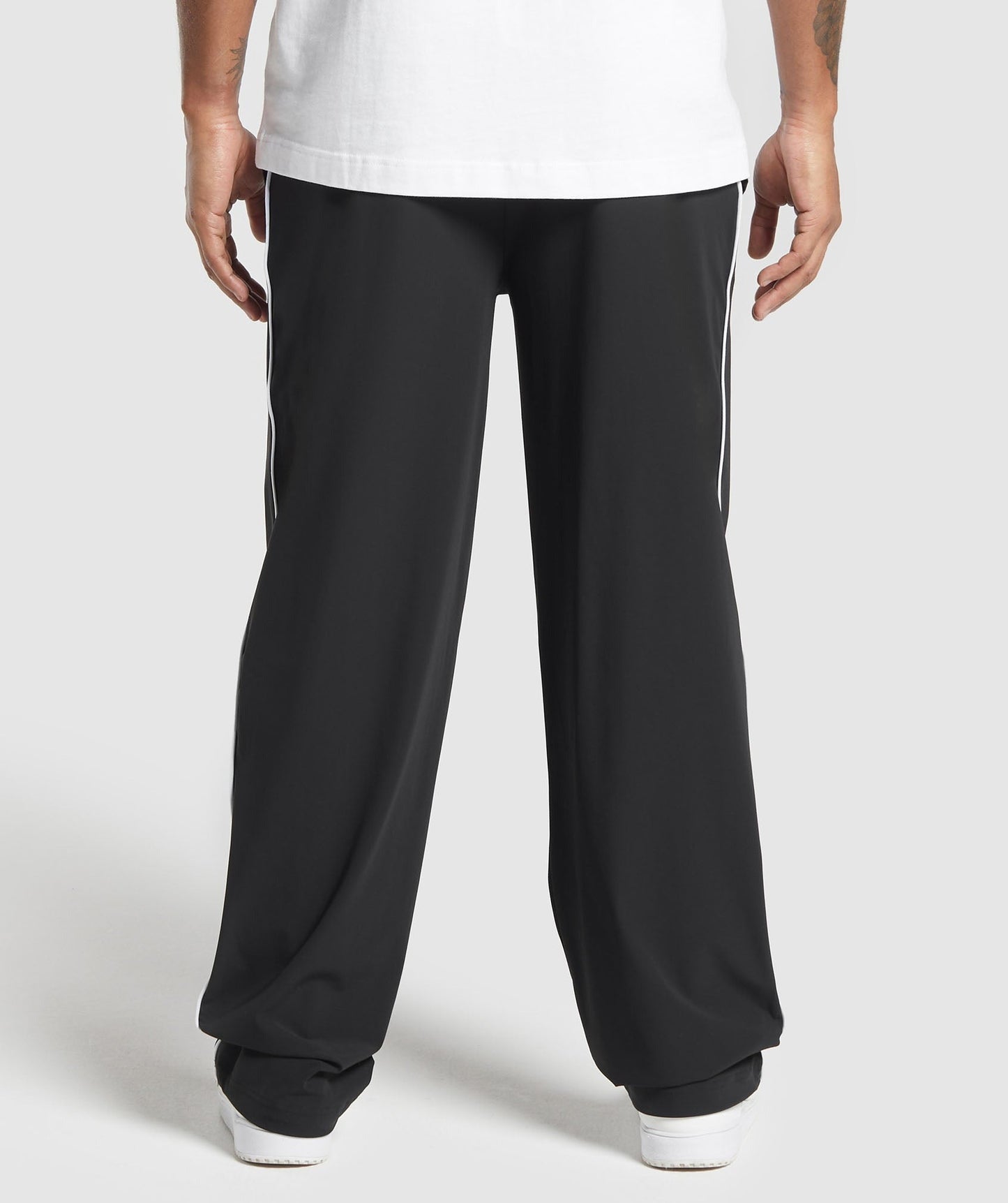 Gymshark Contrast Straight Leg Pant - Black