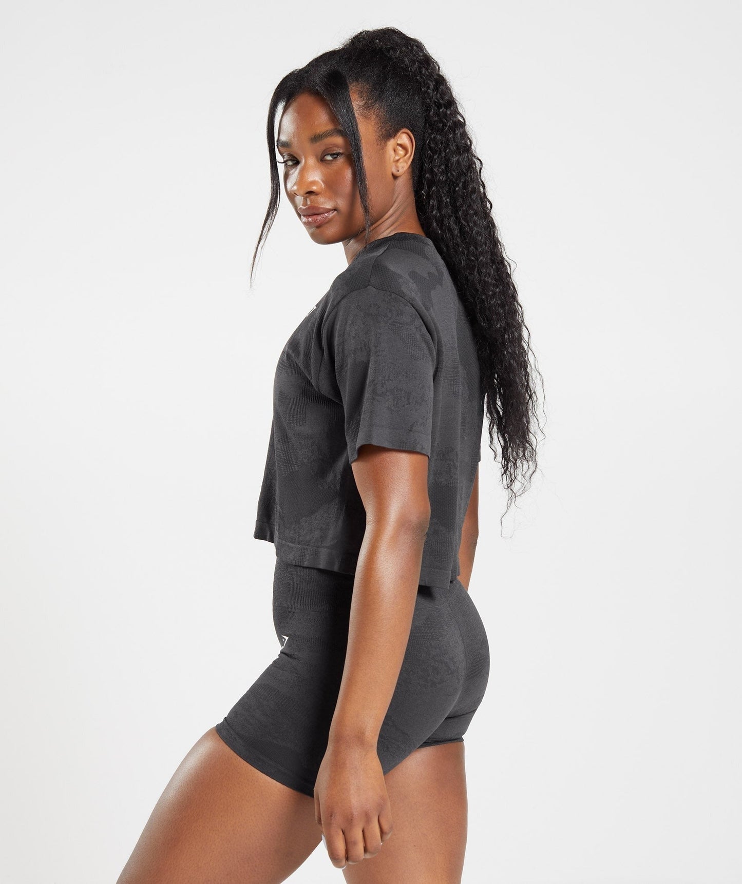 Gymshark Adapt Camo Seamless Crop Top - Black/Onyx Grey