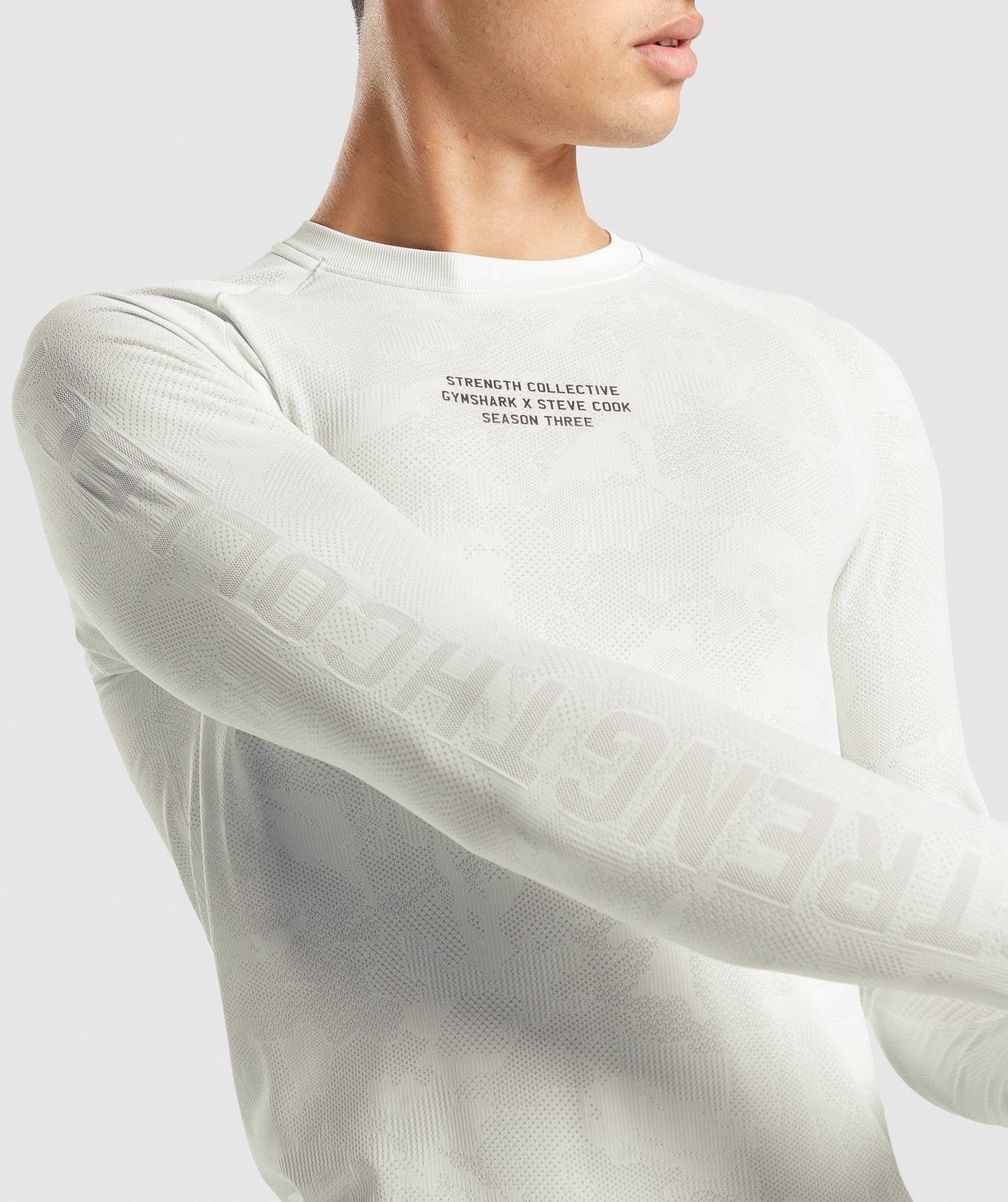 Gymshark //Steve Cook Long Sleeve Seamless T-Shirt - Off White/Light Grey