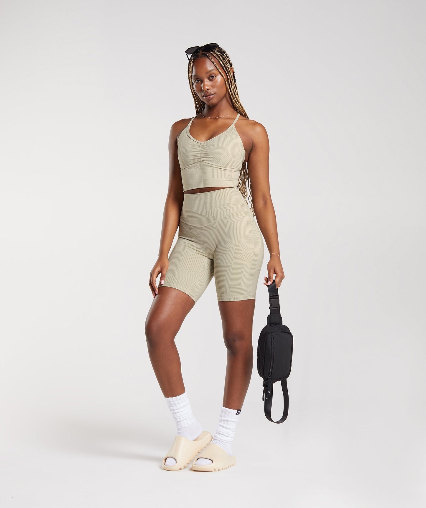 Gymshark ELEVATE LONGLINE SPORTS BRA - Sandy Brown