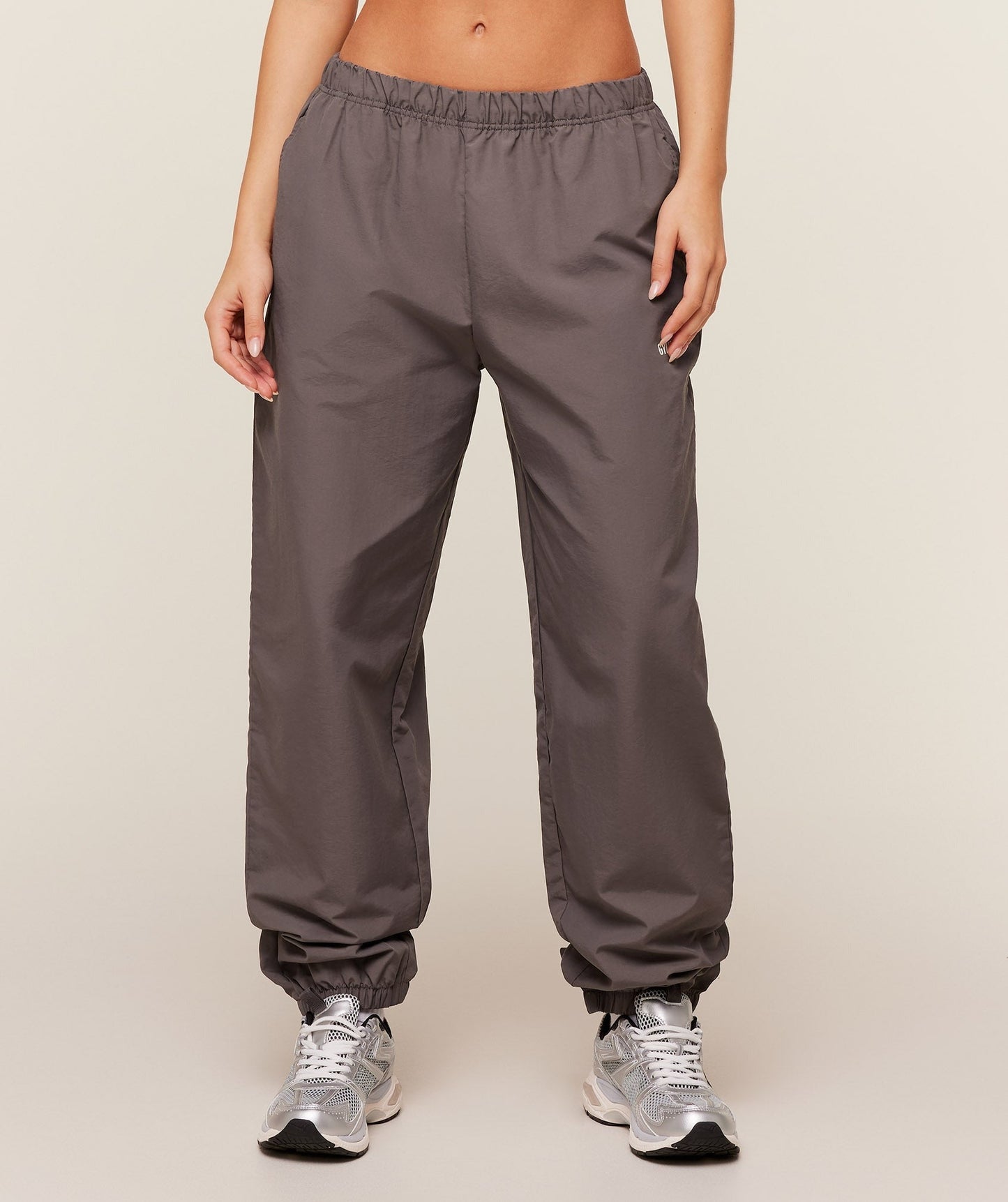 Gymshark Woven Track Pants - Cool Brown