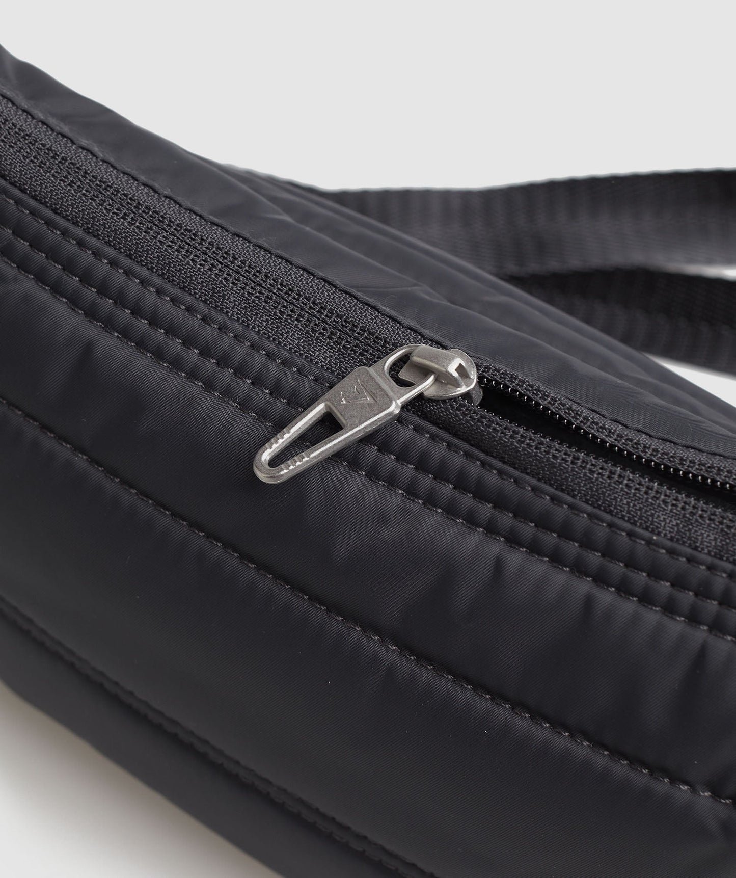 Gymshark Premium Lifestyle Shoulder Bag - Onyx Grey
