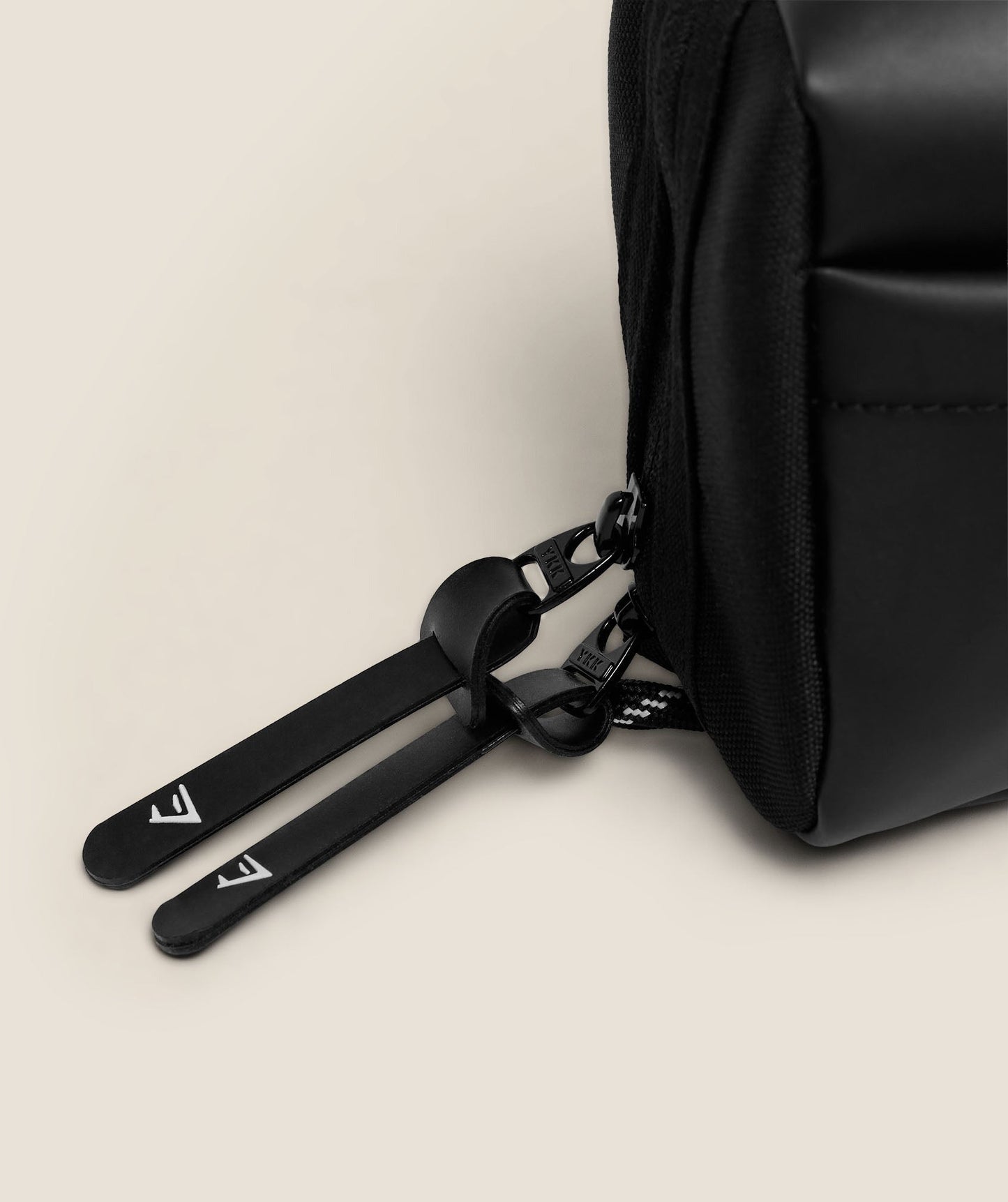 Gymshark Everyday Baguette Bag - Black