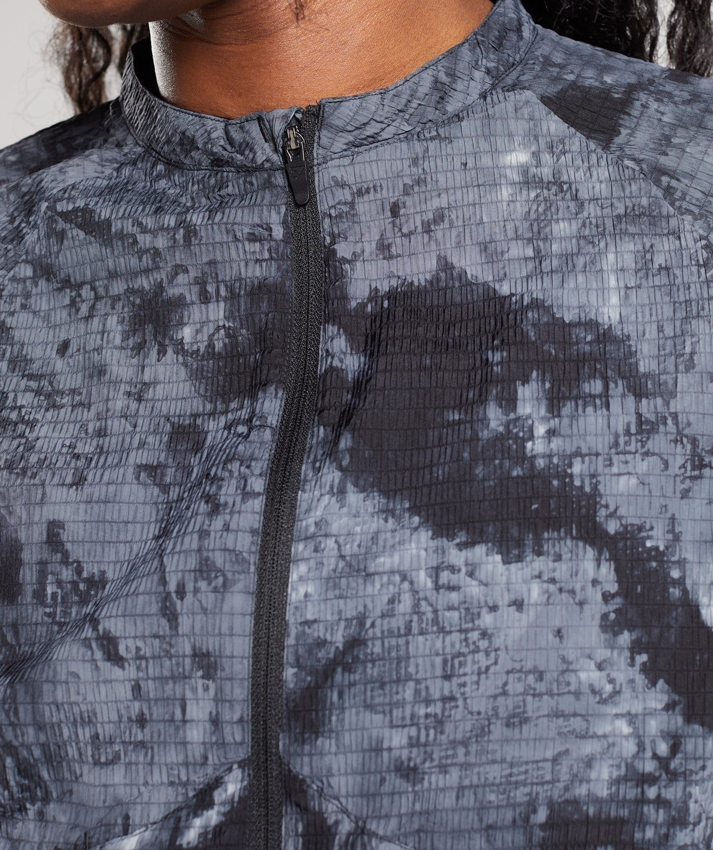 Gymshark Elevate Woven Jacket - Coin Grey Spray Dye