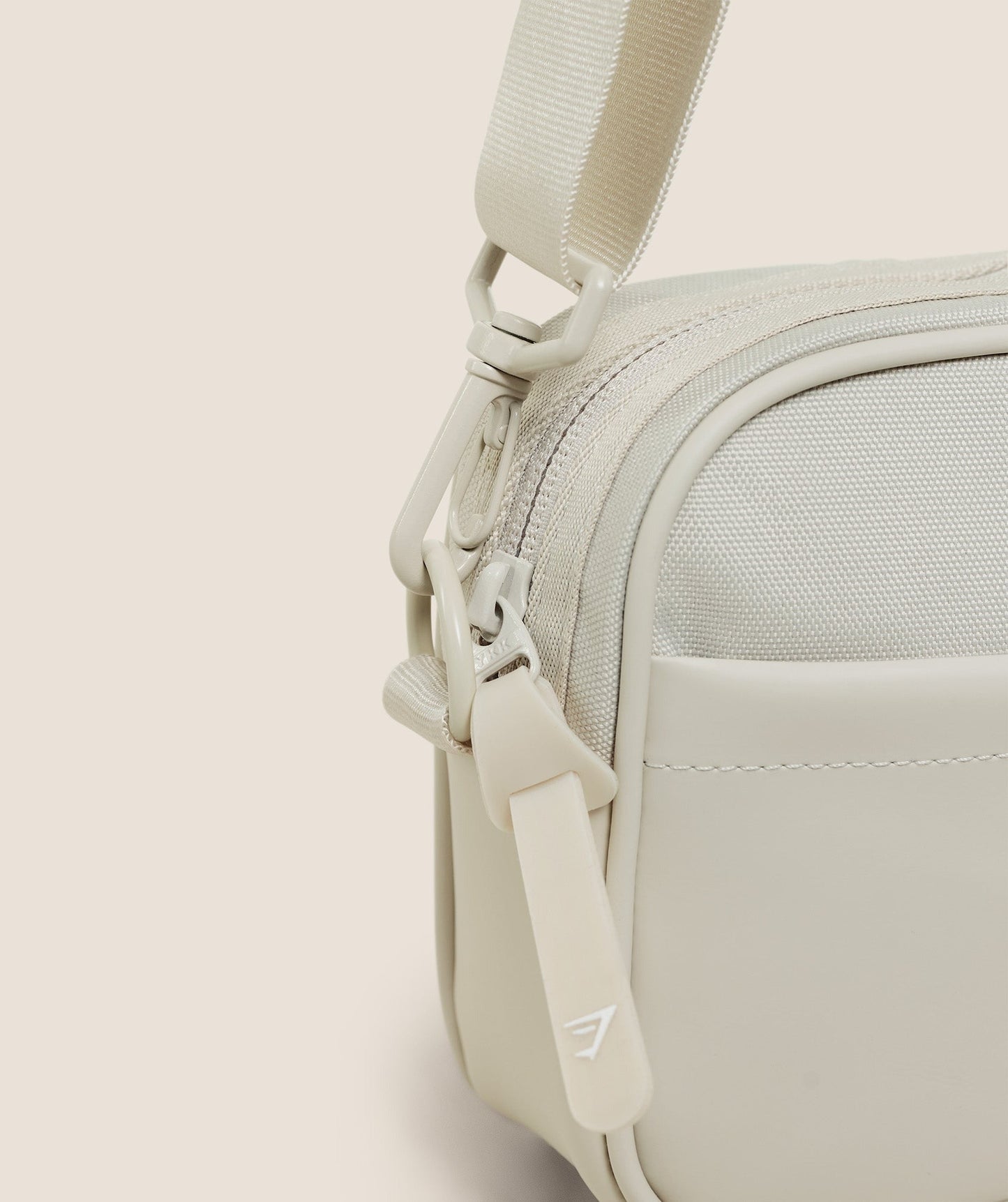 Gymshark Everyday Camera Bag - Pebble Grey