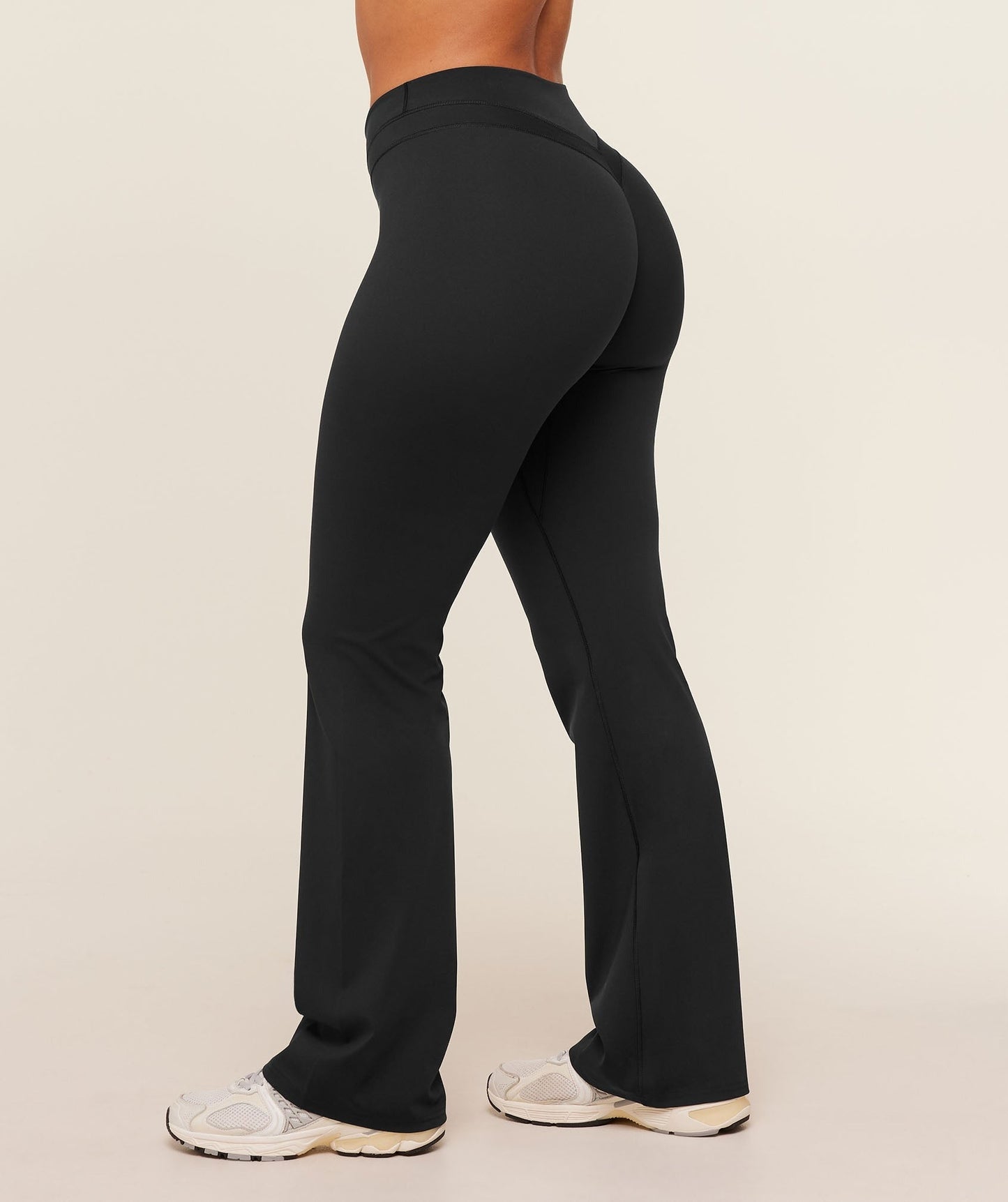 Gymshark Whitney Mid-High Rise Flared Leggings - Black