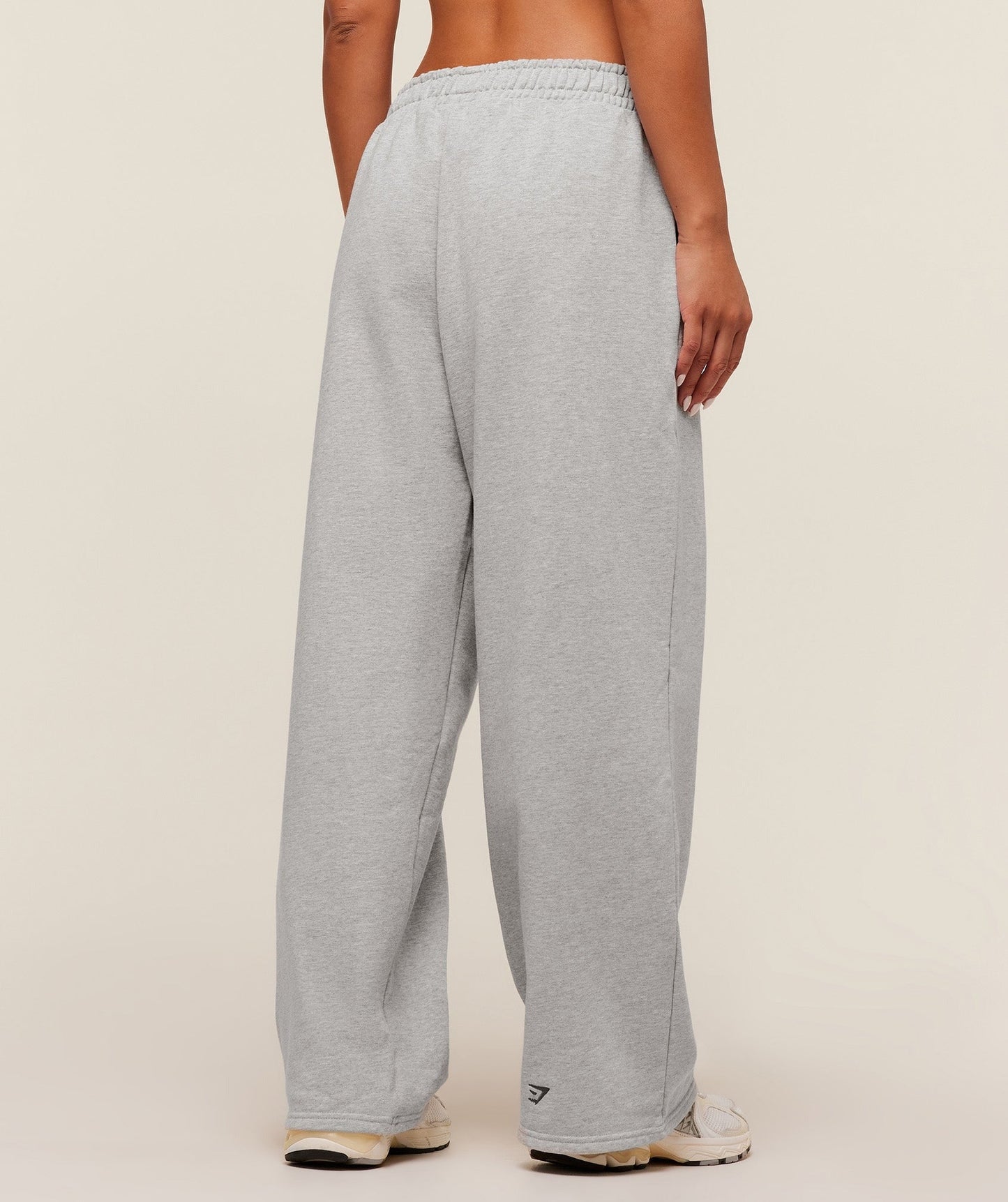 Gymshark Fitness Embroidered Graphic Wide Leg Joggers - Light Grey Core Marl