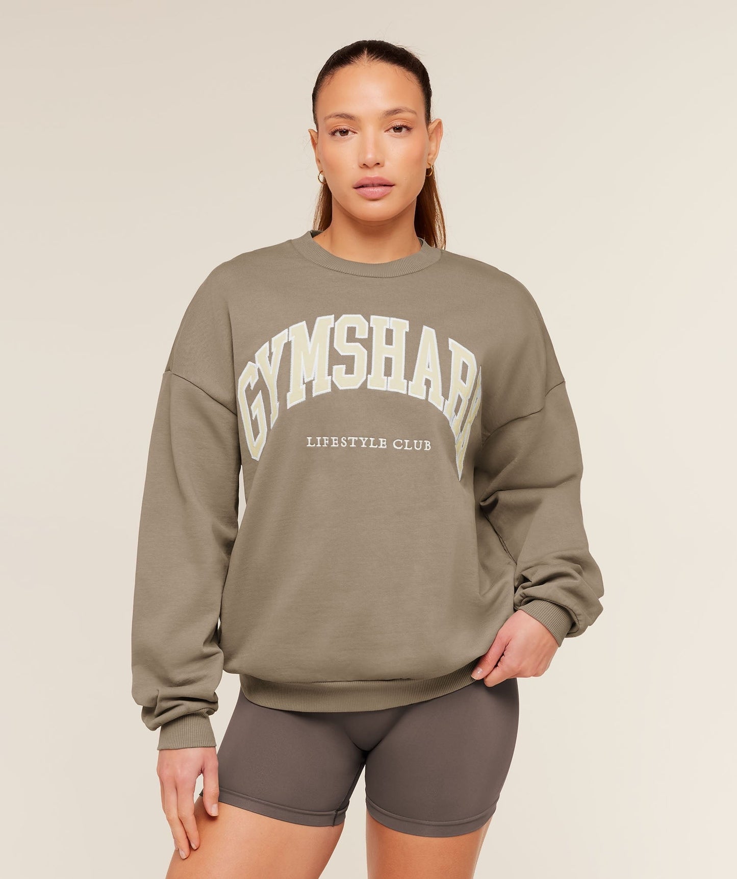 Gymshark Collegiate Graphic Crew Neck Pullover - Lifestyle Brown