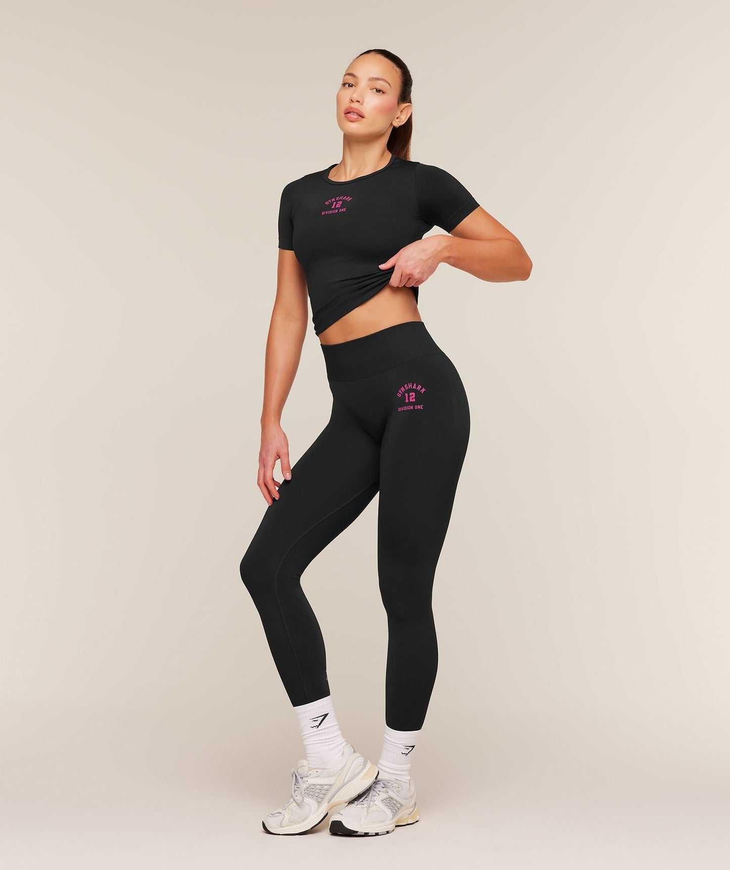 Gymshark Everyday Seamless Graphic Short Sleeve Top - Black
