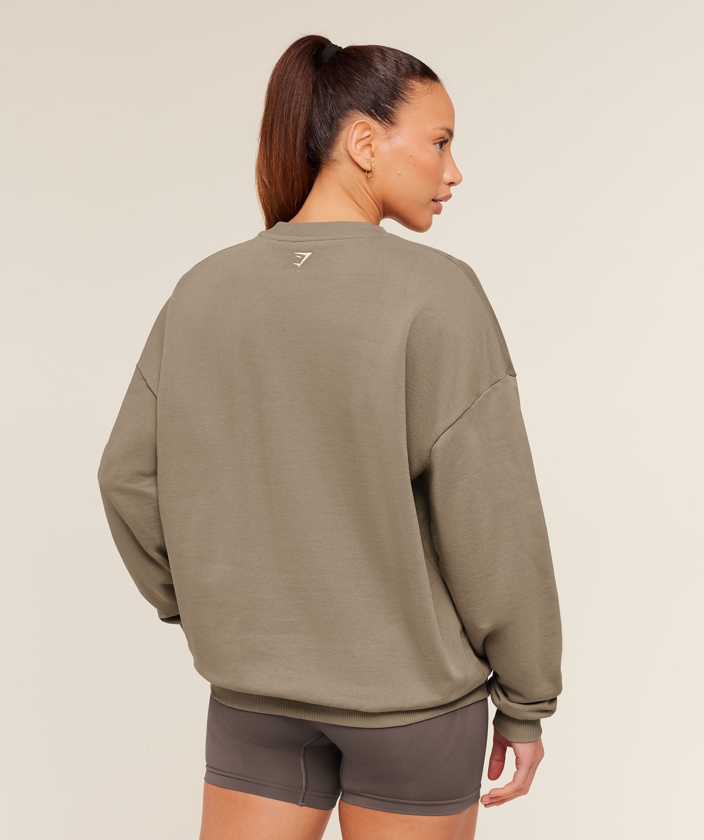 Gymshark Collegiate Graphic Crew Neck Pullover - Lifestyle Brown
