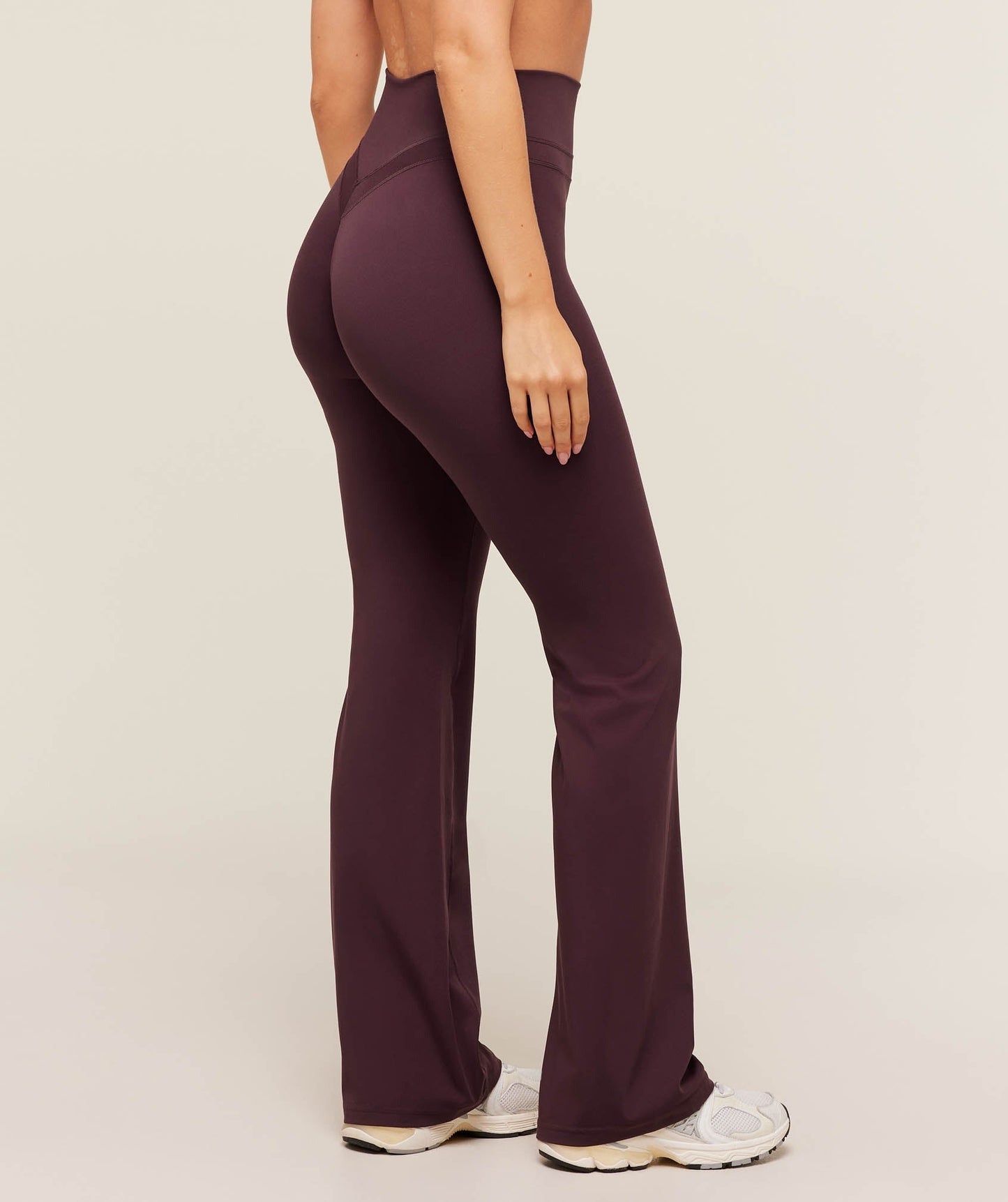 Gymshark Whitney Regular Flared Legging - Cherry Purple