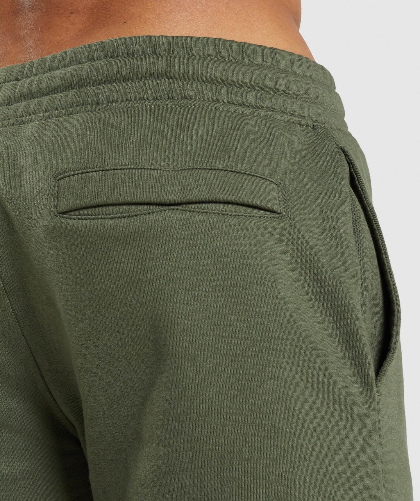 Gymshark Crest 7" Shorts - Core Olive